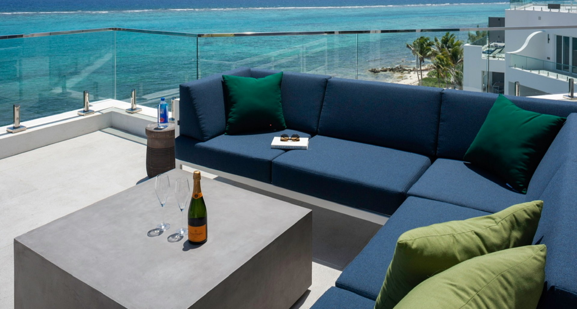 RUM POINT CLUB – ABSOLUTELY INCREDIBLE PENTHOUSE image 3