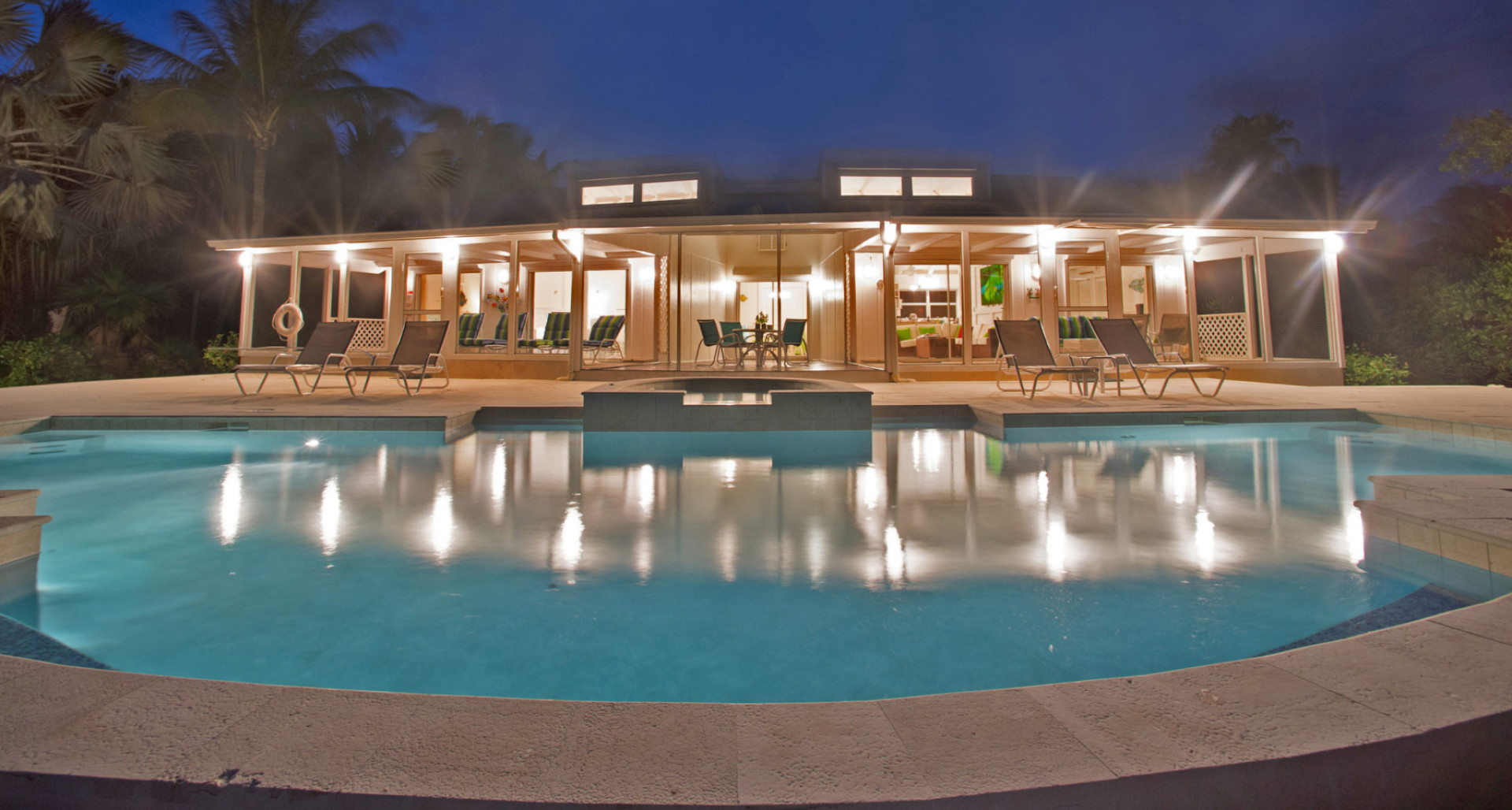 Just 4 Fun – Ultra-private Beachfront Villa, Cayman Kai image 3