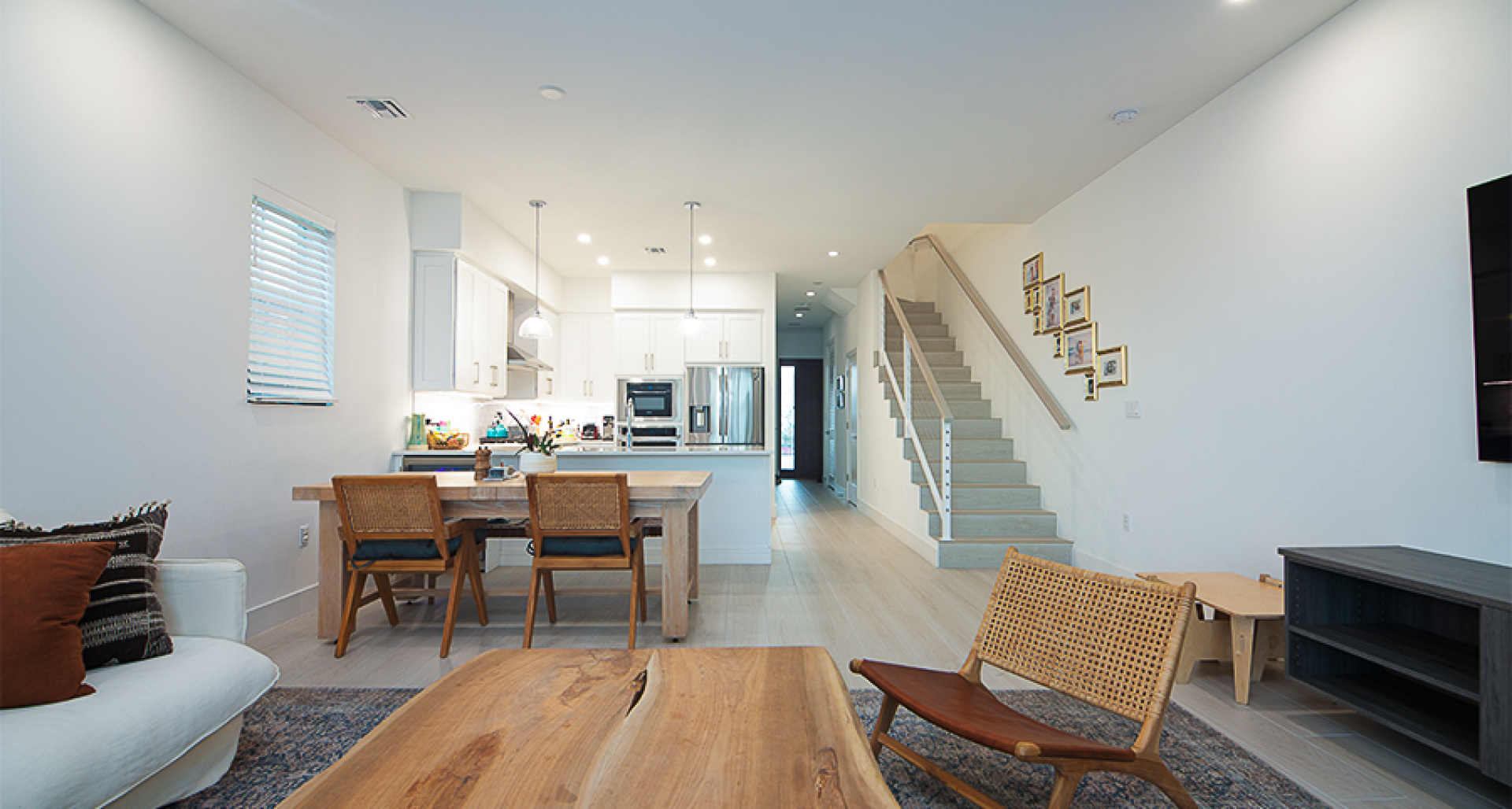 PERIWINKLE 3BED/BATH TOWNHOUSE WITH A DOCK