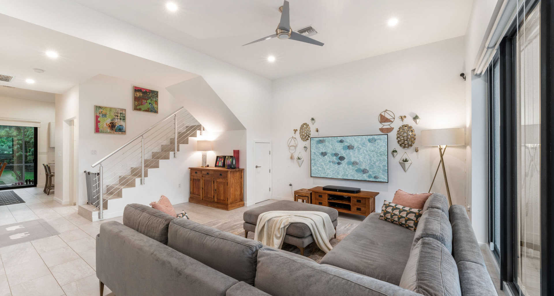 Vela – Impeccably Maintained and Upgraded 4 Bed / 4.5 Bath Townhome