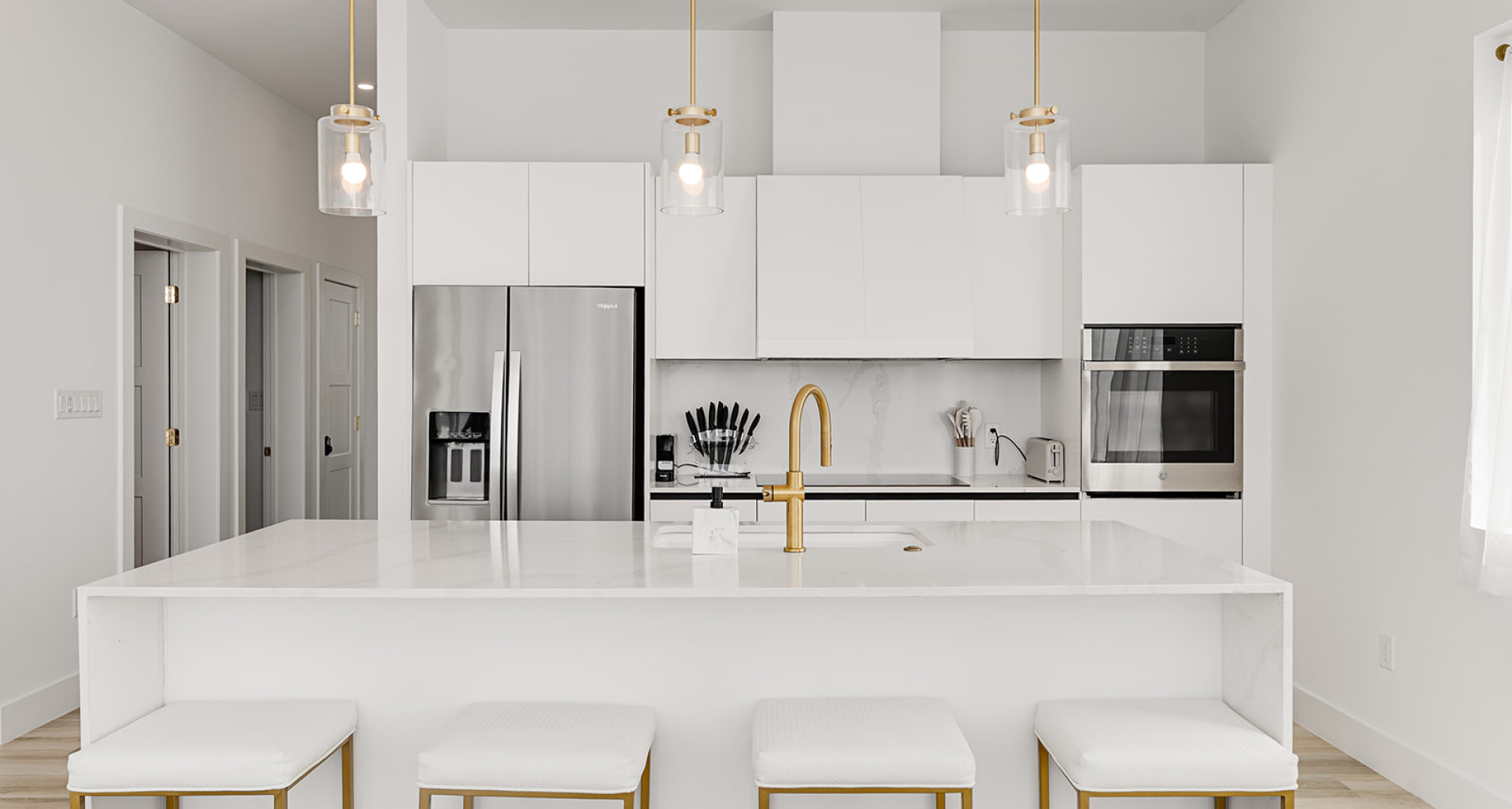 Upgraded Oceanfront Corner Penthouse | Exceptional 3-Bedroom at Sunset Point image 3