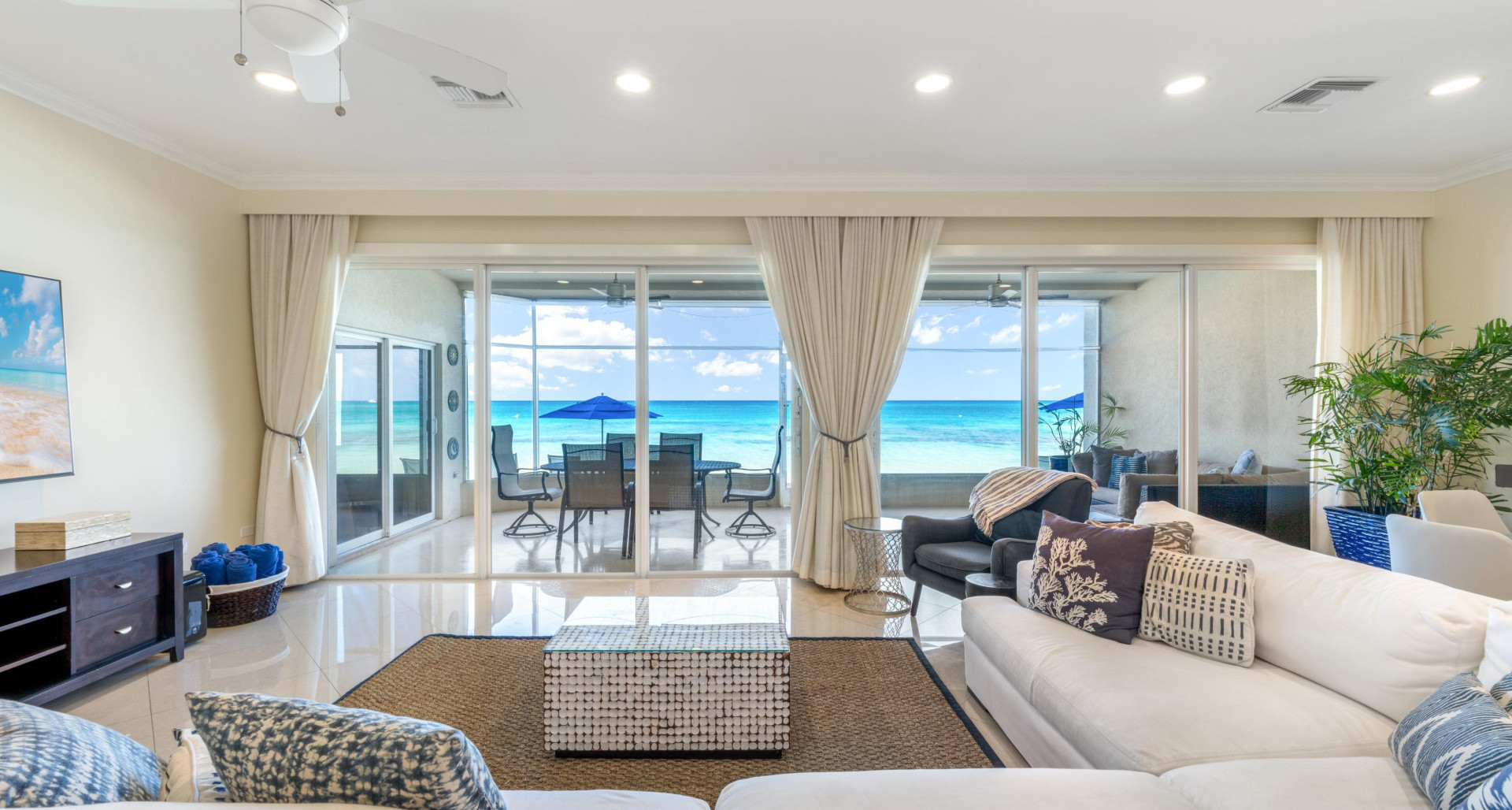 Laguna del Mar Beachfront Residence with $276K Annual Rental Income ($180K Net) image 3