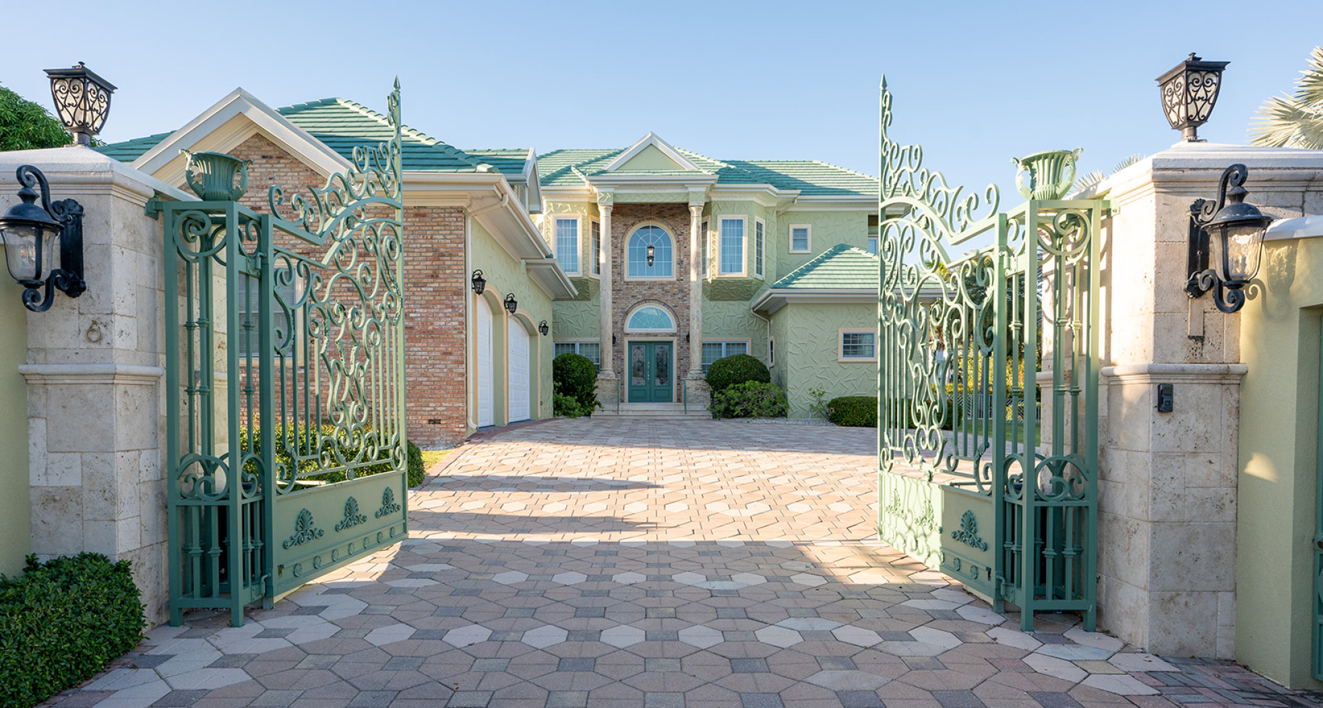 Majestic, Gracious Crystal Harbour Home