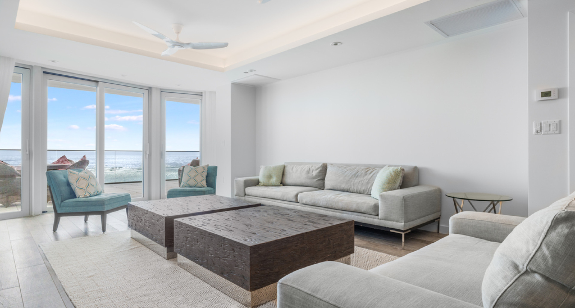TIDES 405 – BEACH FRONT SINGLE-STORY CONDO image 3