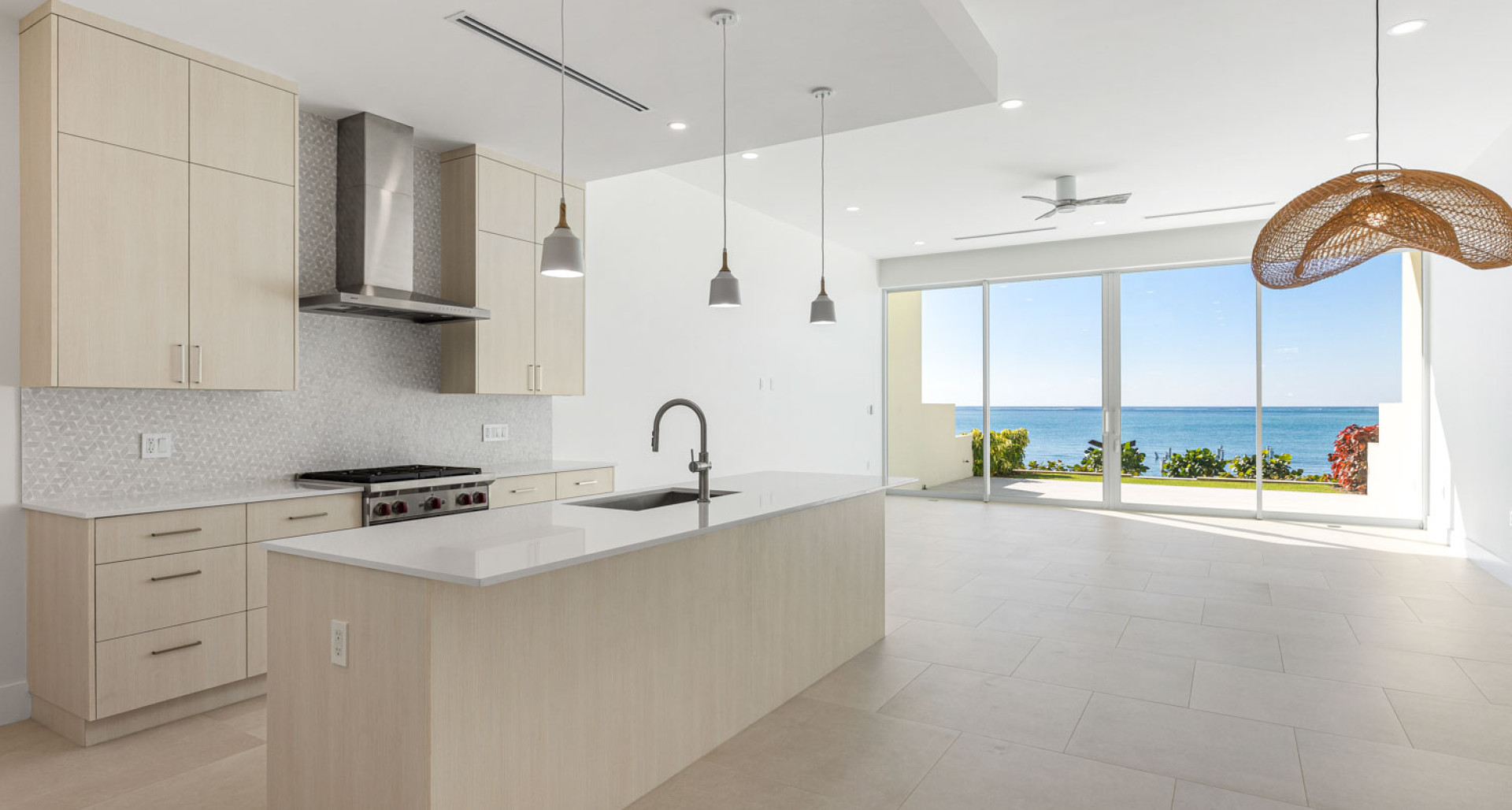 Indigo Bay – Incredible Seafront Residence image 2