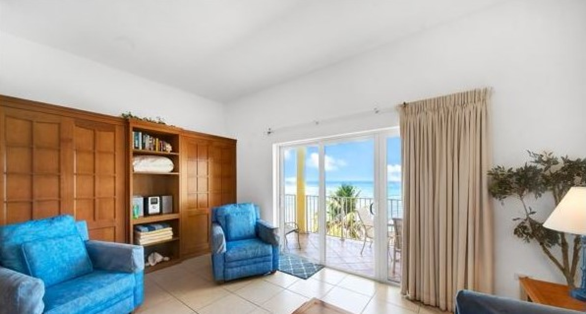Laguna del Mar Beachfront Residence with $276K Annual Rental Income ($180K Net)