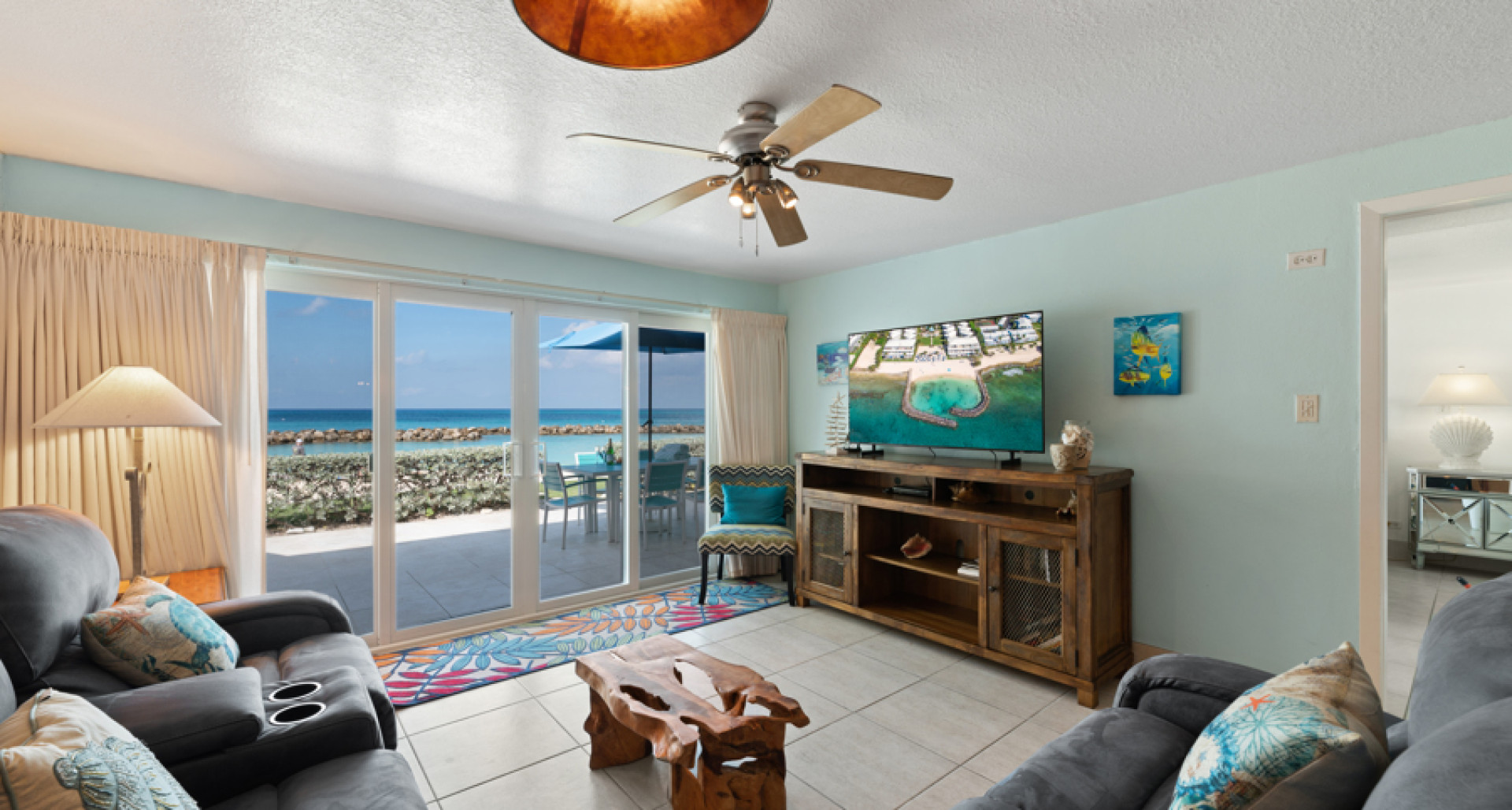 Sunset Cove 131, Seven Mile Beach – 3 Bed Beachfront image 2