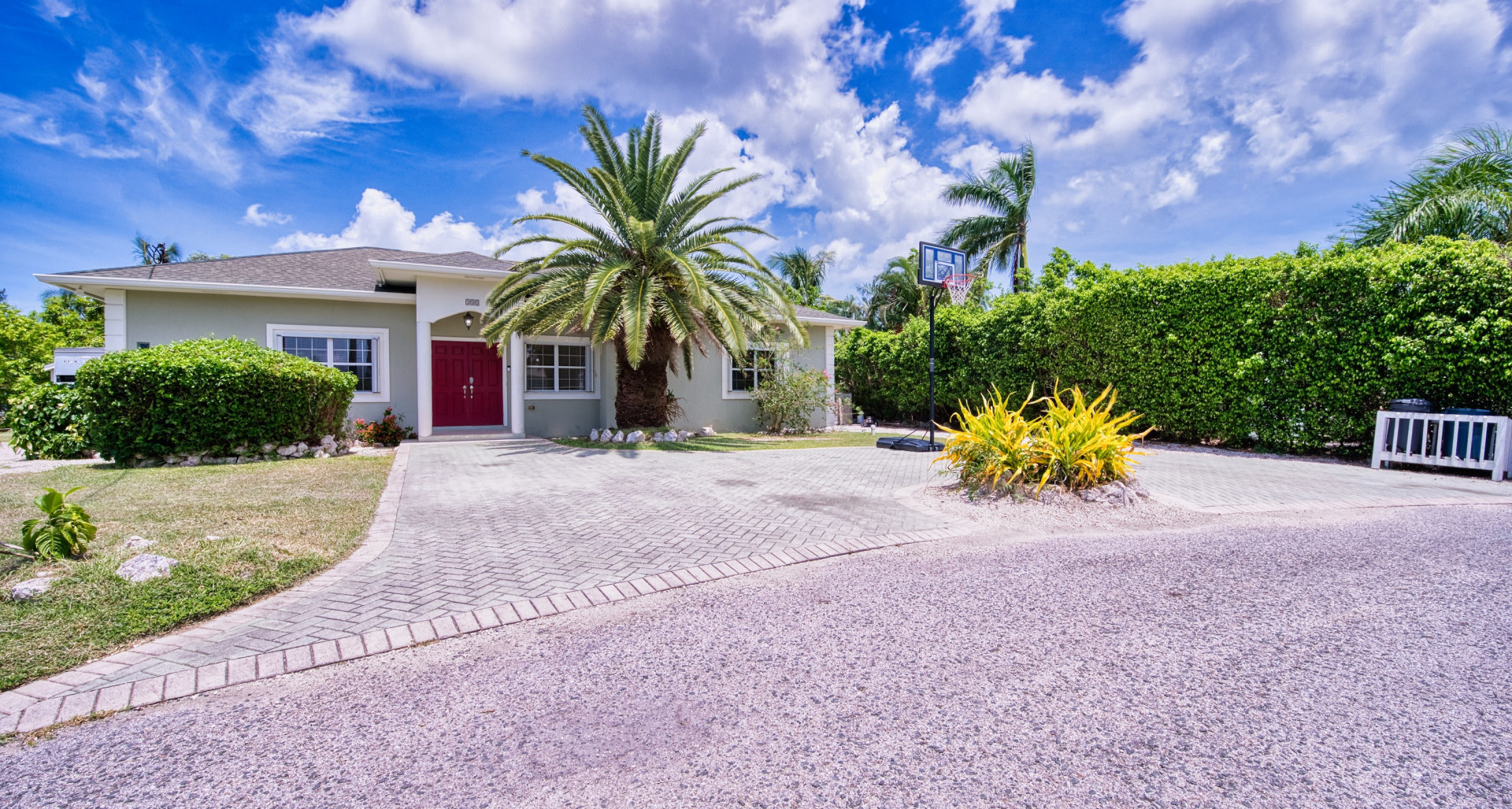 Stake Bay Bluff Edge Family Home