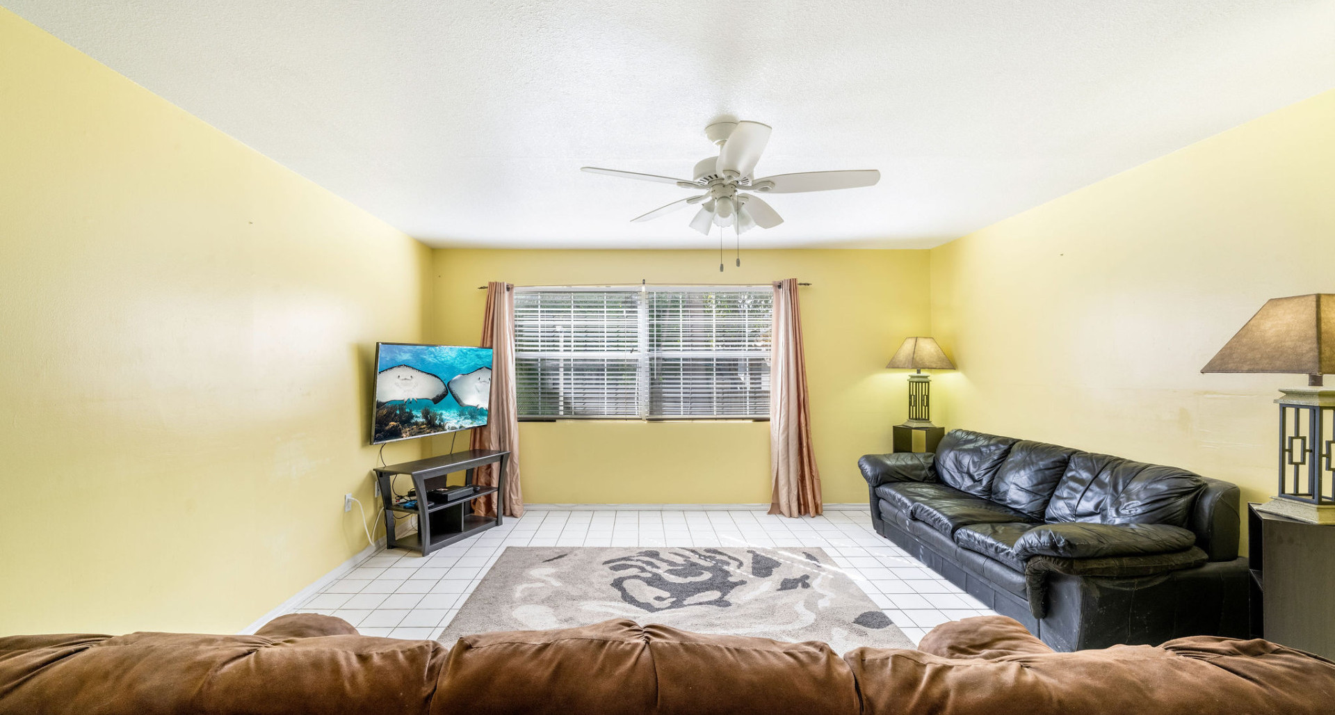 Lemon Breeze 2 bed 1 bath Marina Drive image 3