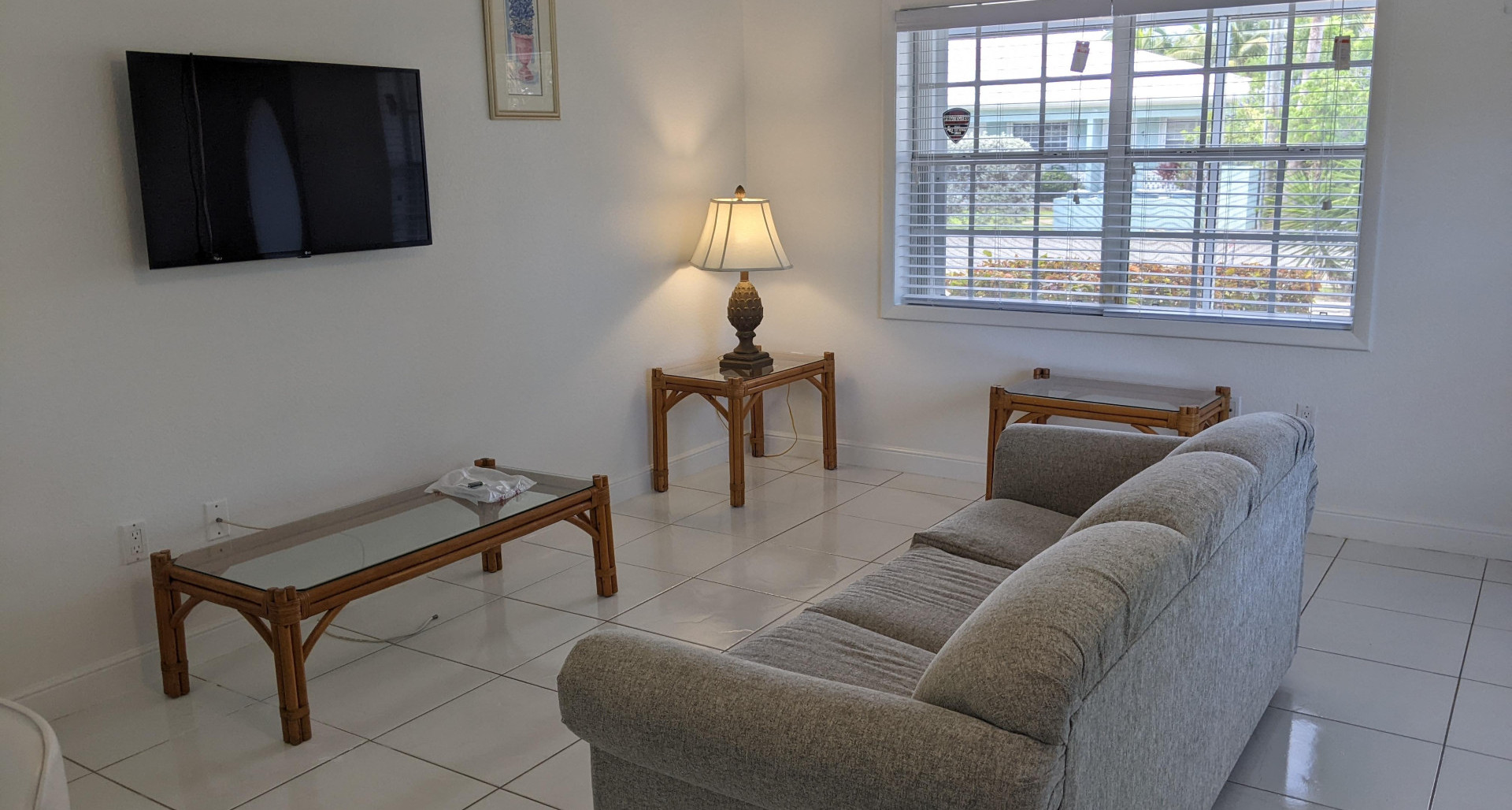 FULLER COURT – SPACIOUS 1 BEDROOM image 3