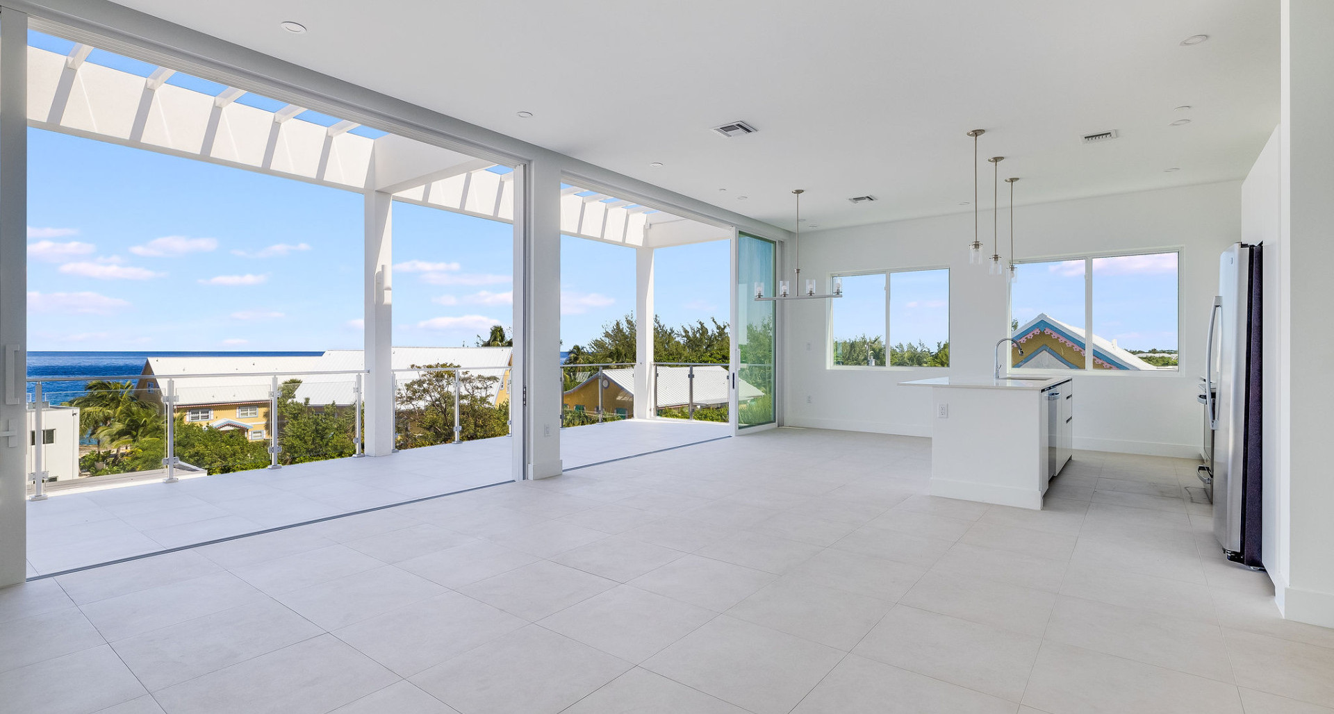 Sunset Point Corner Penthouse with Fabulous Sea Views image 2