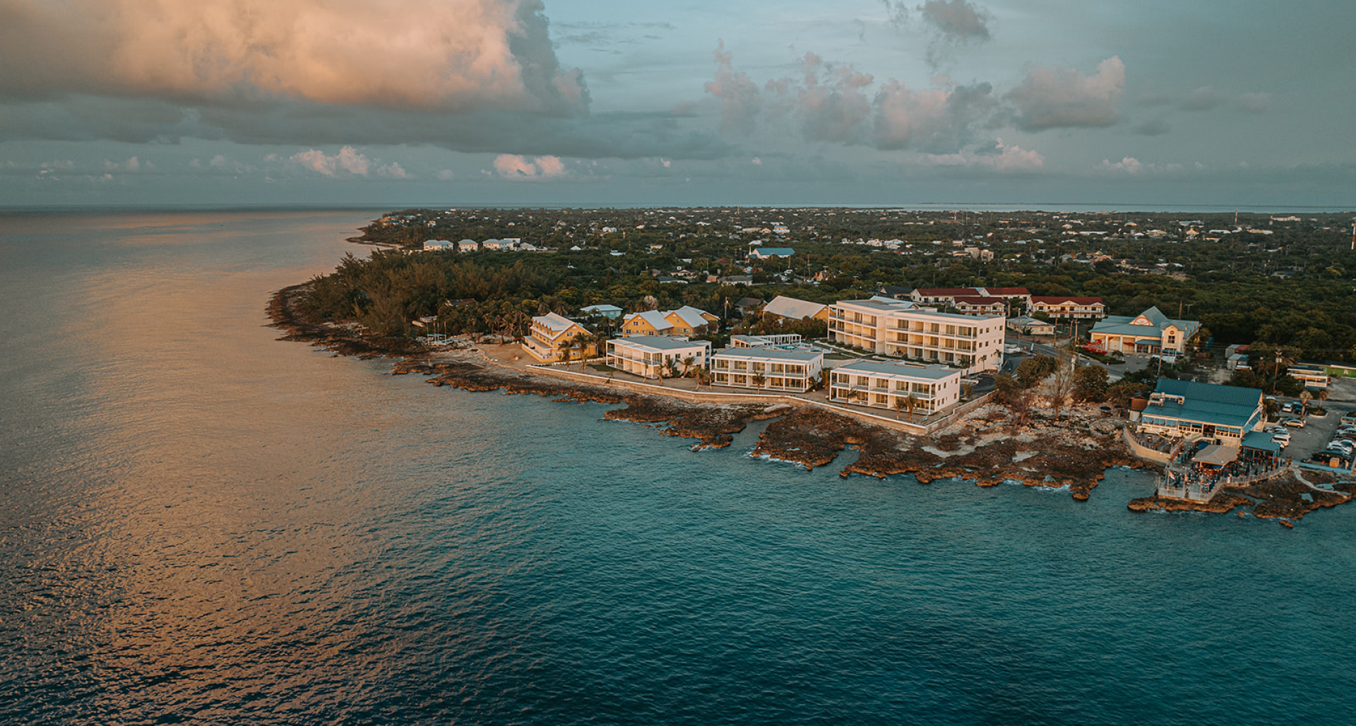 1-BED AT SUNSET POINT: EXCEPTIONAL OCEANFRONT LIVING AT UMATCHED VALUE image 3