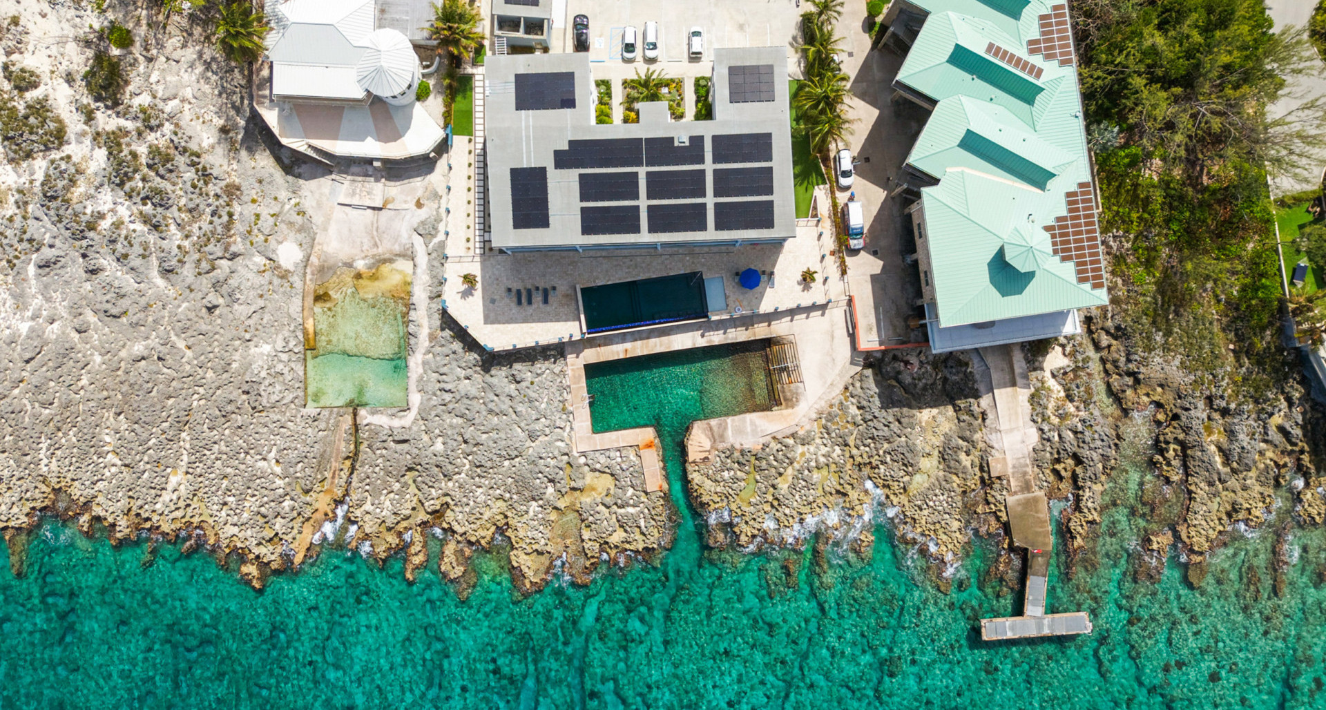 103 LIGHTHOUSE POINT RESIDENCES | PRIME, SEAFRONT 1-BED WITH CUSTOM FINISHES