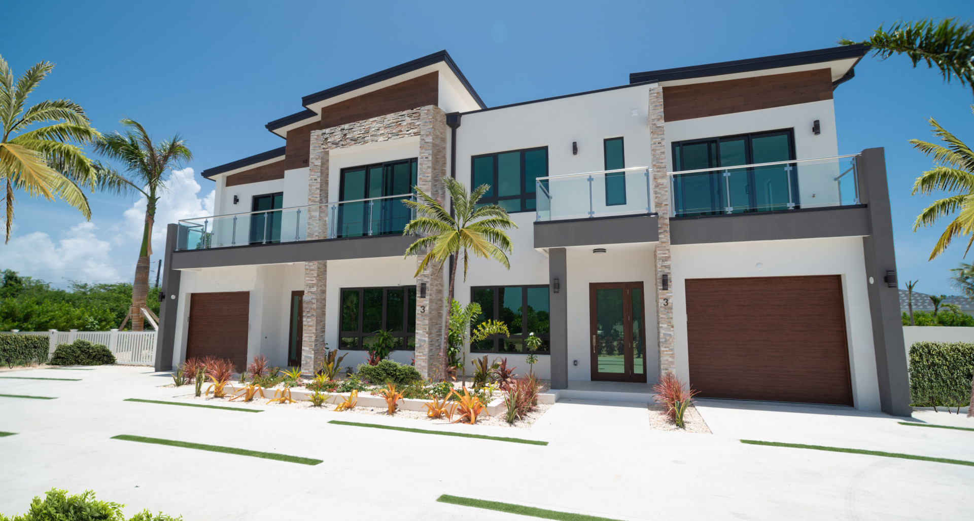 3 Sandpiper Villas – Modern Villa in The Shores 4-bed/4.5 Bath image 2