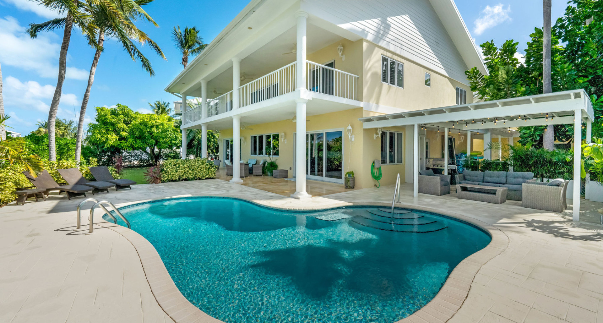 Large Canal Front Home in Governors Harbour Across from Kimpton Hotel and Seven Mile Beach image 3