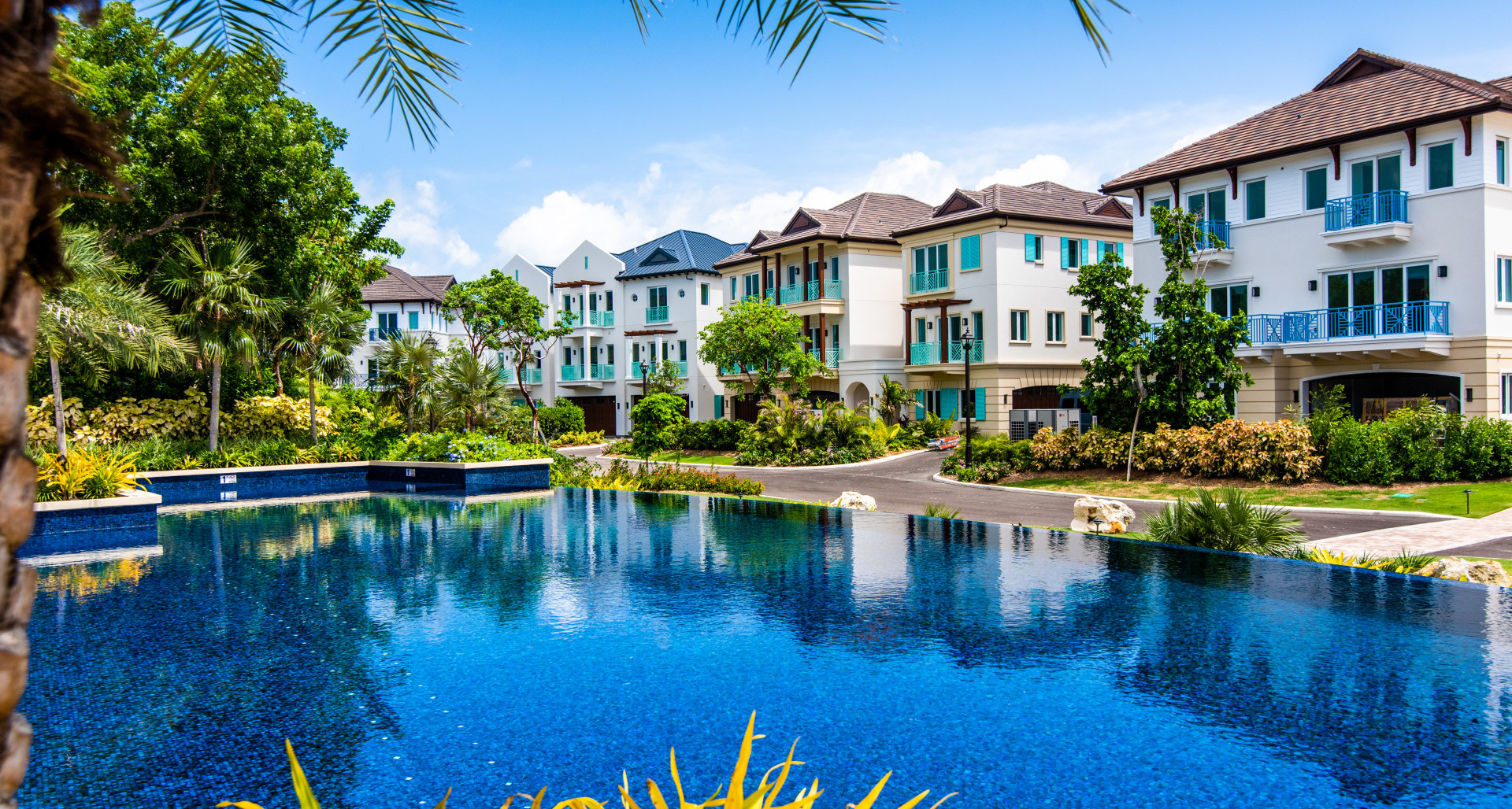 Grand Hyatt Beach Resort – 1BR Beachfront Residence