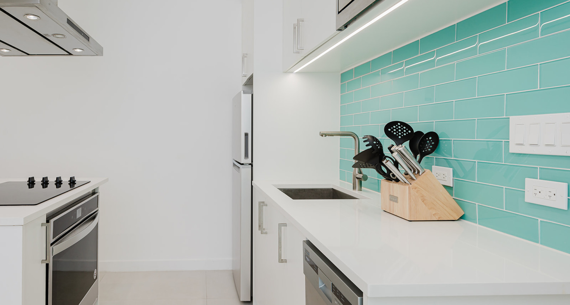 Harbour Walk Unit 204 image 3