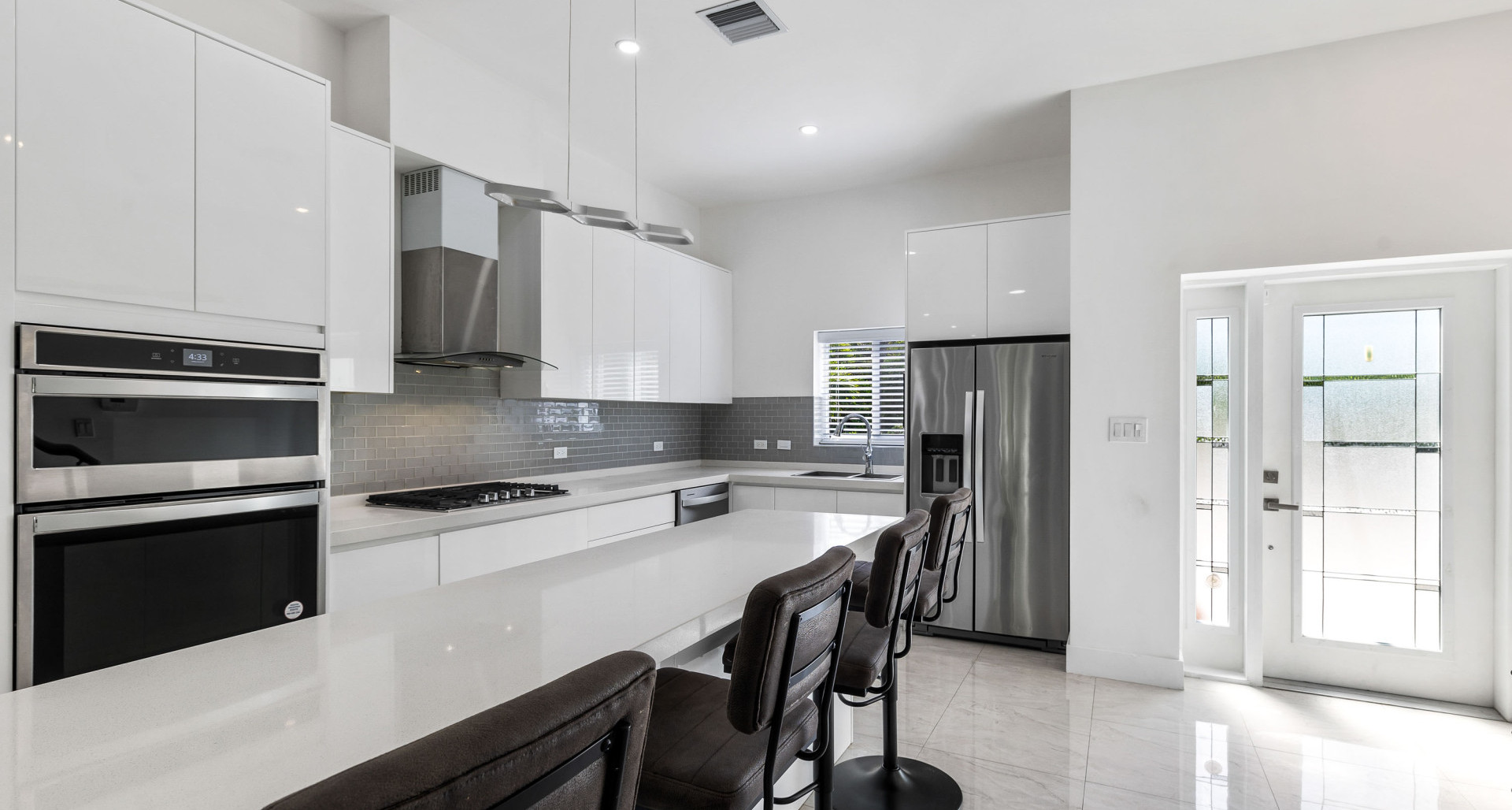 THE MANTRAS #38 (2 BED, 2.5 BATH SOUTH SOUND TOWNHOME) image 2
