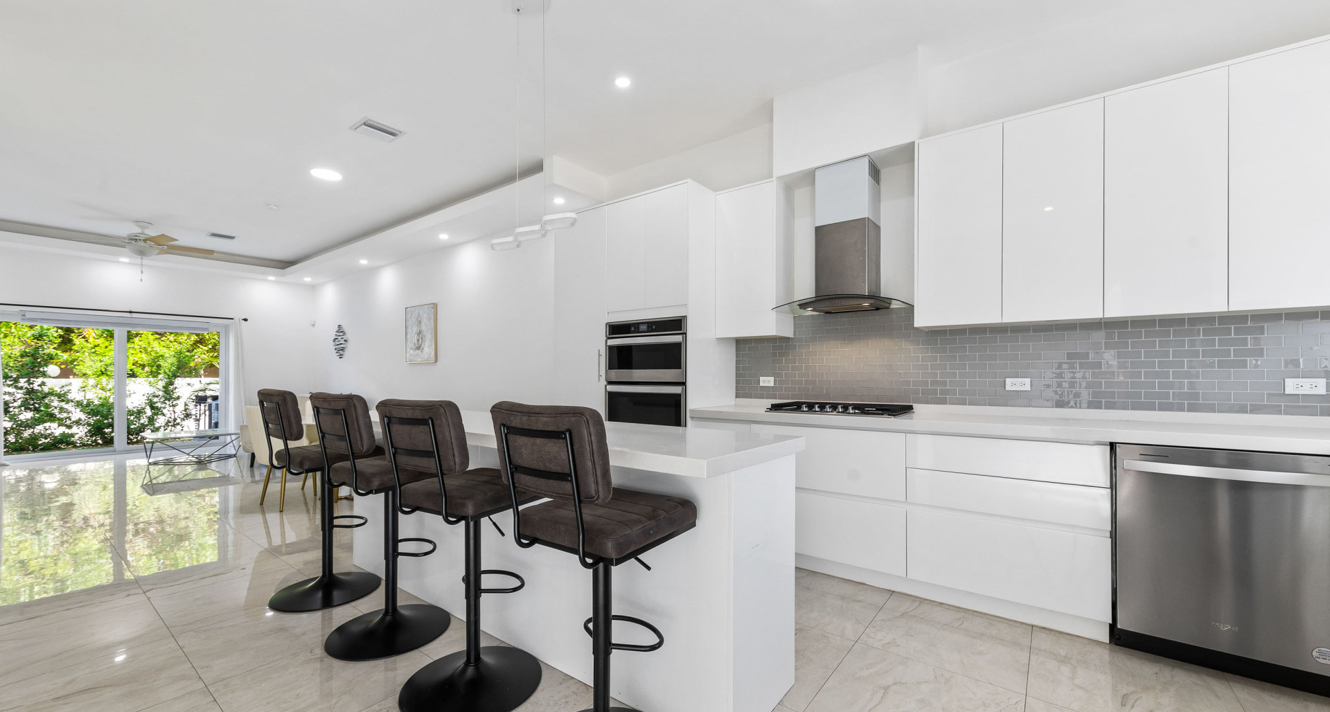 THE MANTRAS #38 (2 BED, 2.5 BATH SOUTH SOUND TOWNHOME) image 3