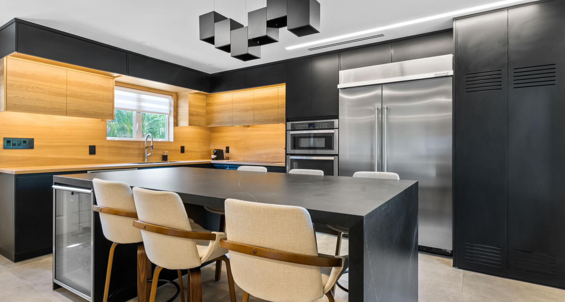 Foster Village #5 (2 BED, 2.5 BATH COMPLETELY RENOVATED TOWNHOME) image 3