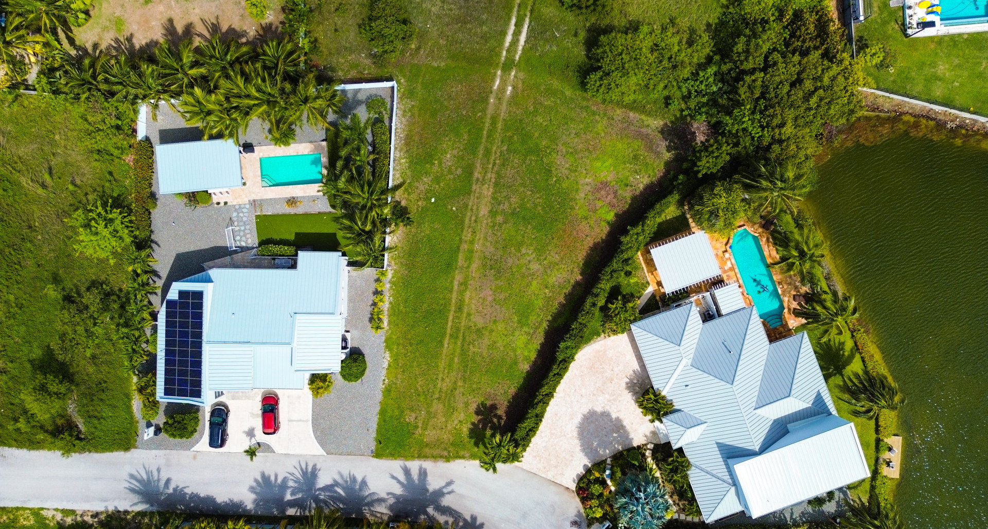 Large Highlands House Lot, West Bay image 3