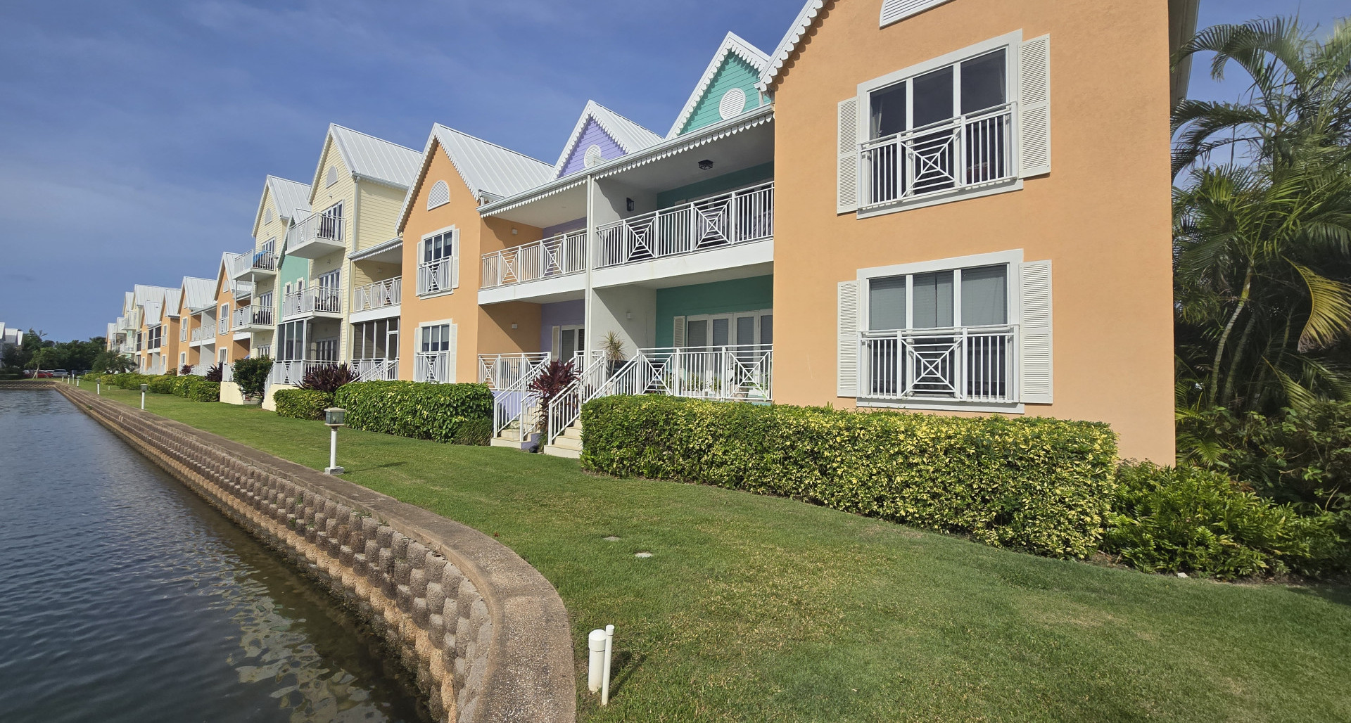 The Careenage 2 Bed End Unit image 1