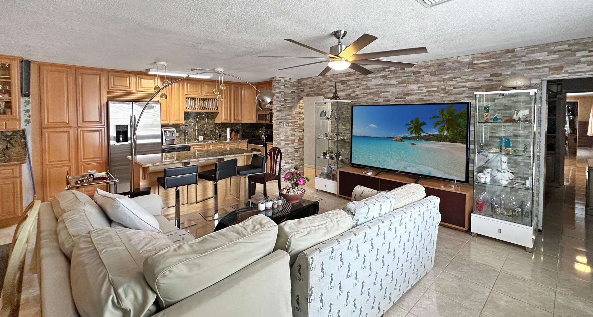 Smith Road Villas-Oversized property like a home image 3