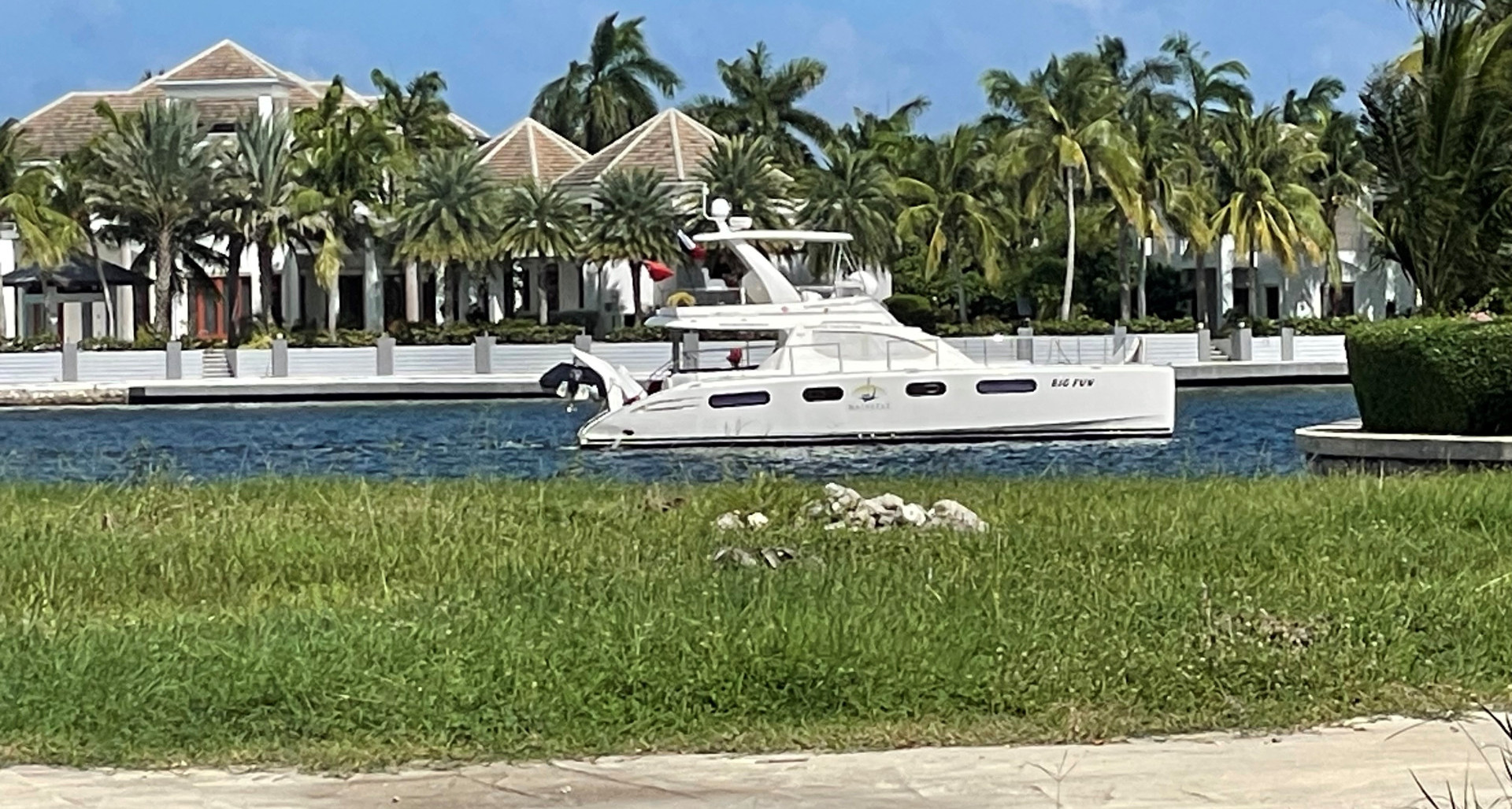 Governors Harbour – Very Wide Lot image 3