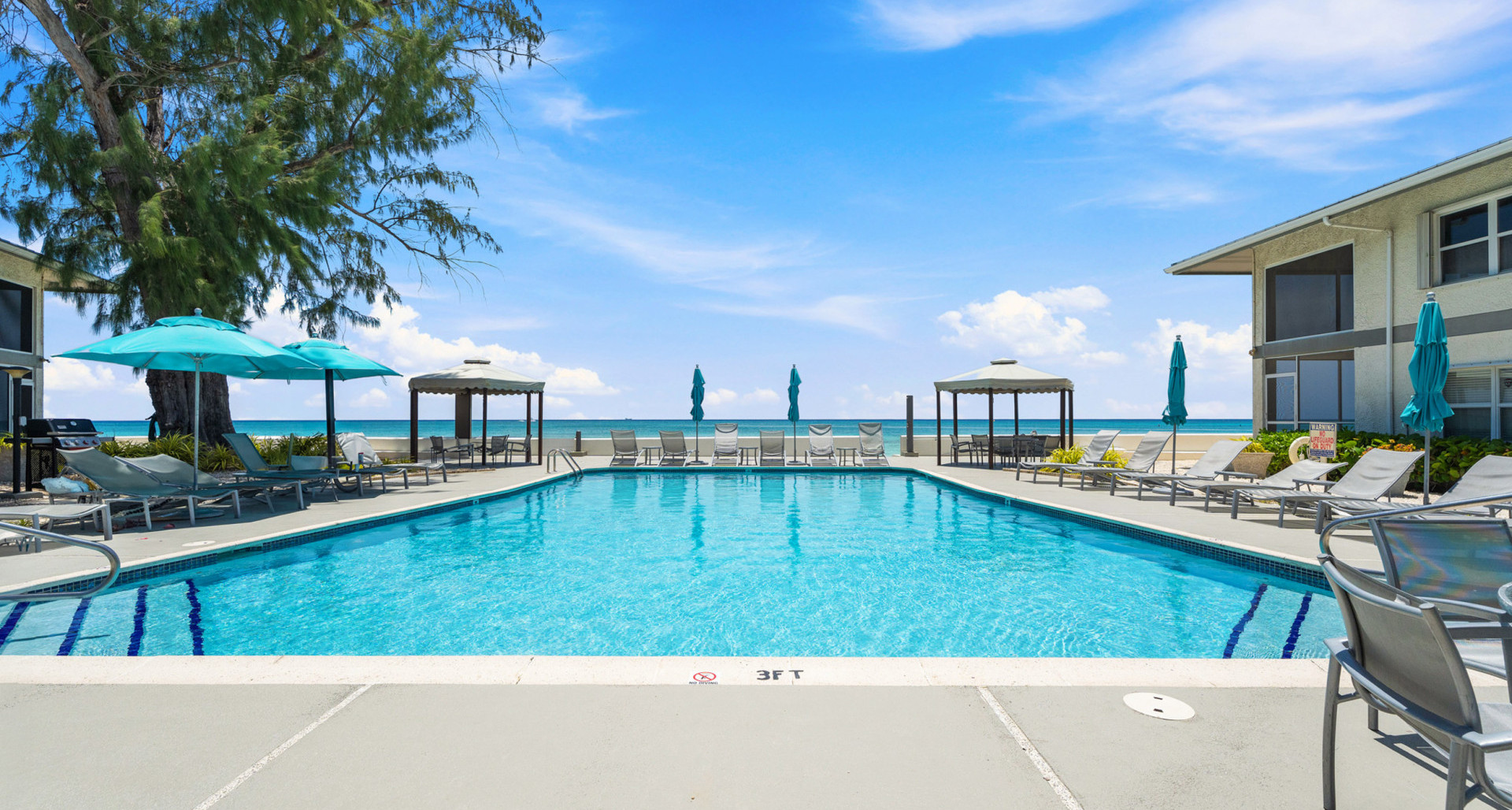 Grand Hyatt – Beach Resort – Beachfront Suite