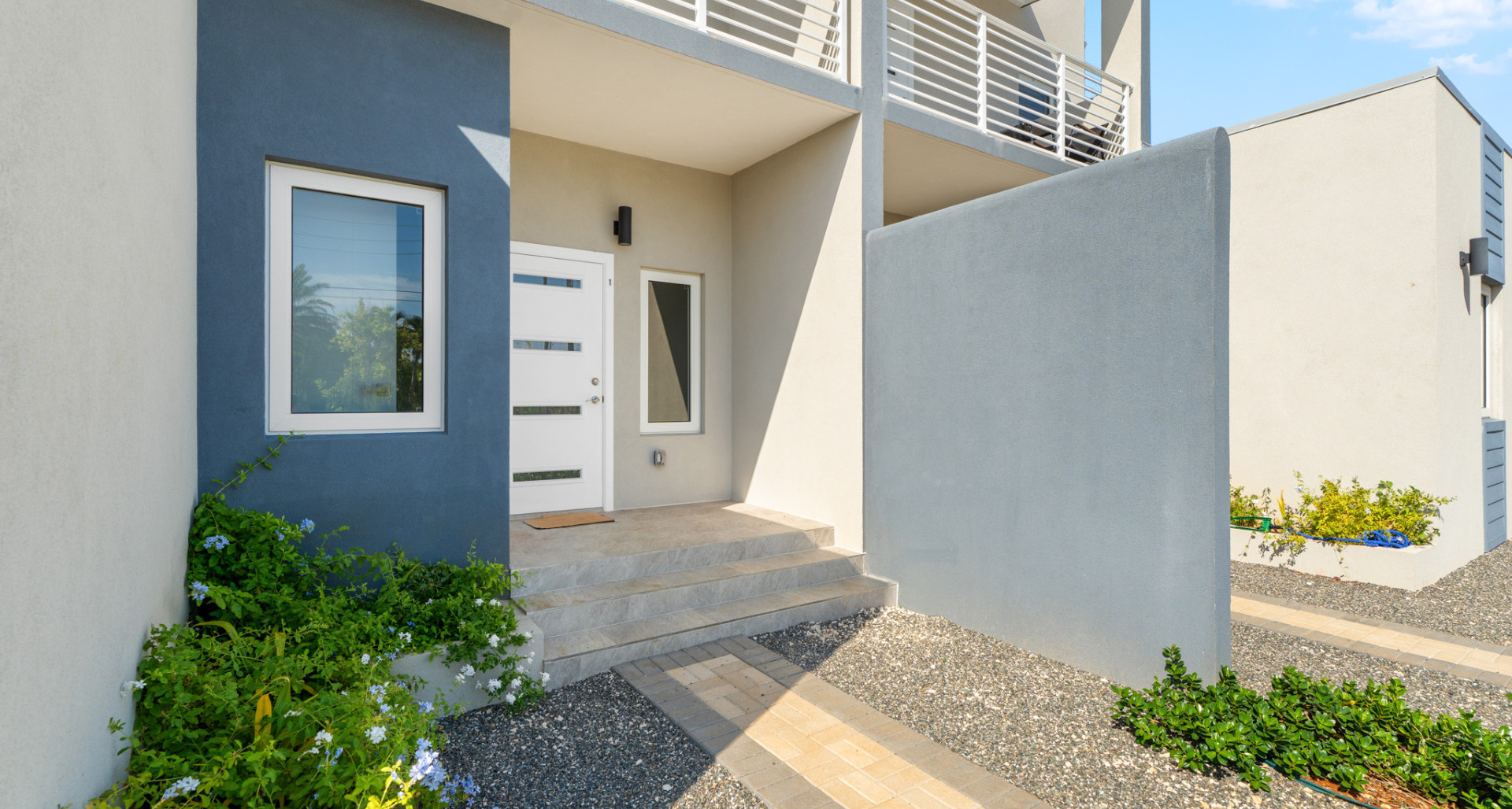 SAVANNAH NEWLY CONSTRUCTED BEAUTIFUL 3 BED/3 1/2 BATH HOME image 2
