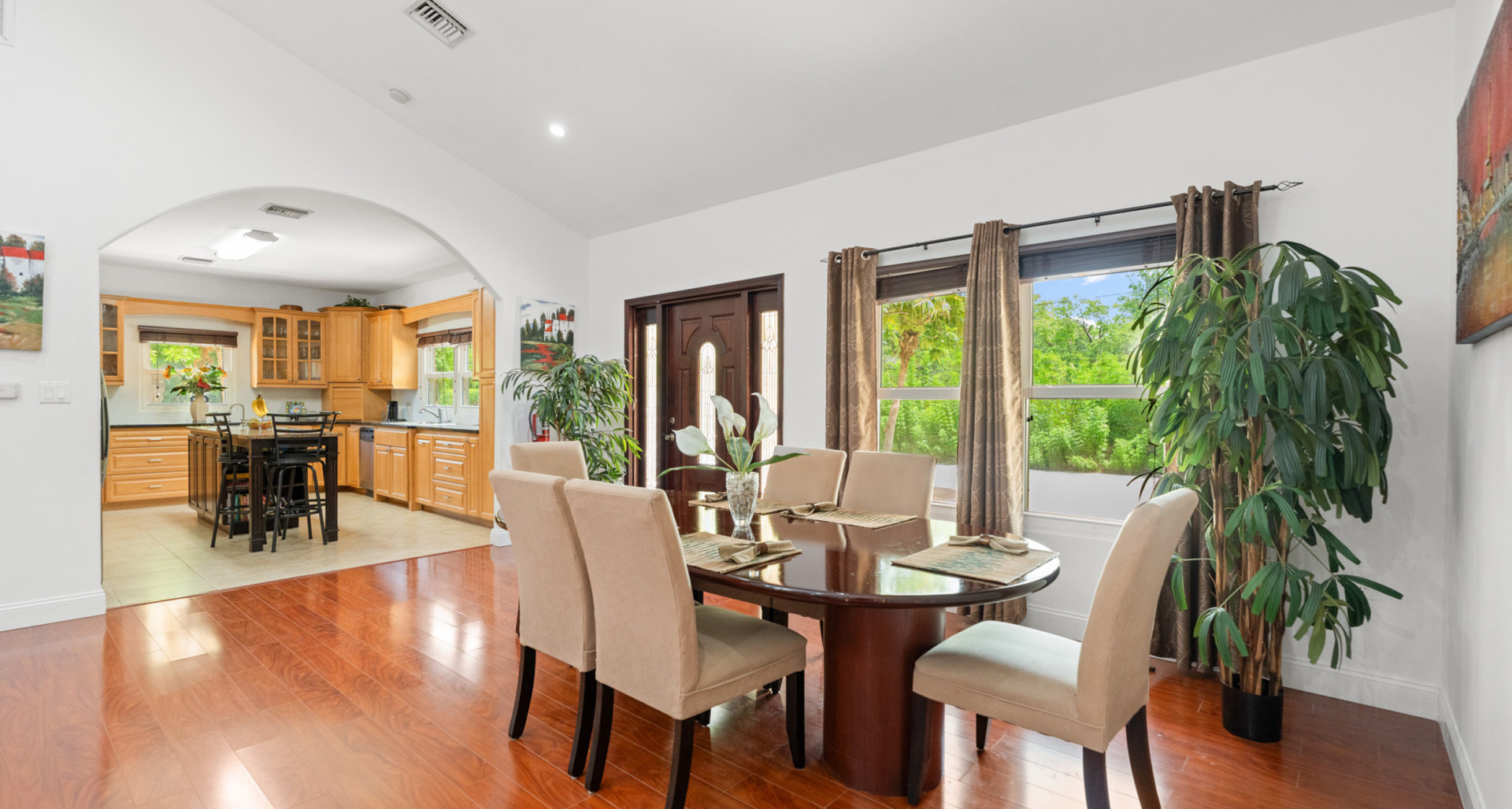 85 NATURE’S CIRCLE- LARGE, METICULOUSLY MAINTAINED 4-BED HOME ON 0.33 ACRES image 2