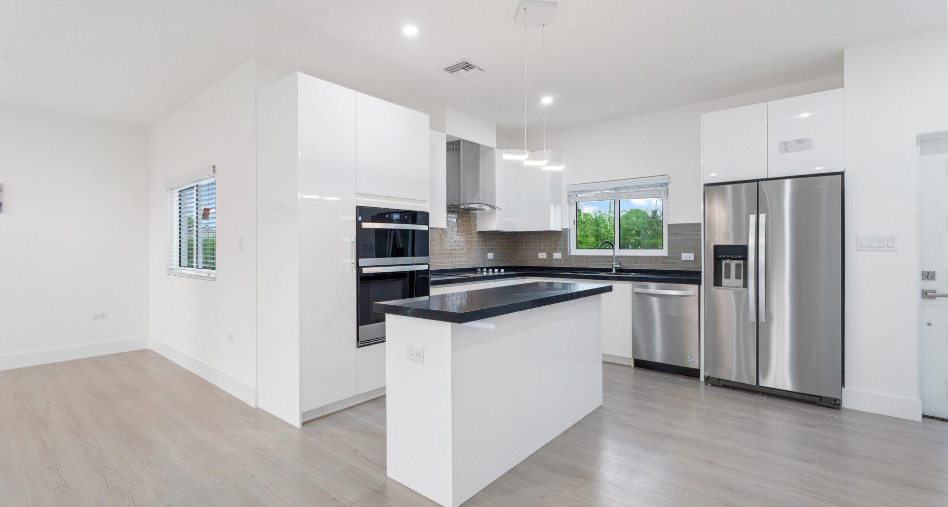 YARL 3 BED, 3 BATH TOWNHOME #88 (END UNIT) image 3