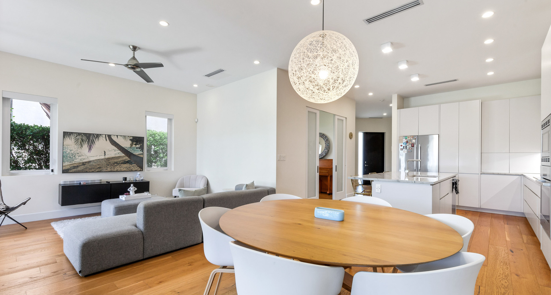 Stunning Boulevard Home – 44 Conch Drive- 3 Bed Plus Den- (CI$50K Back at Closing)