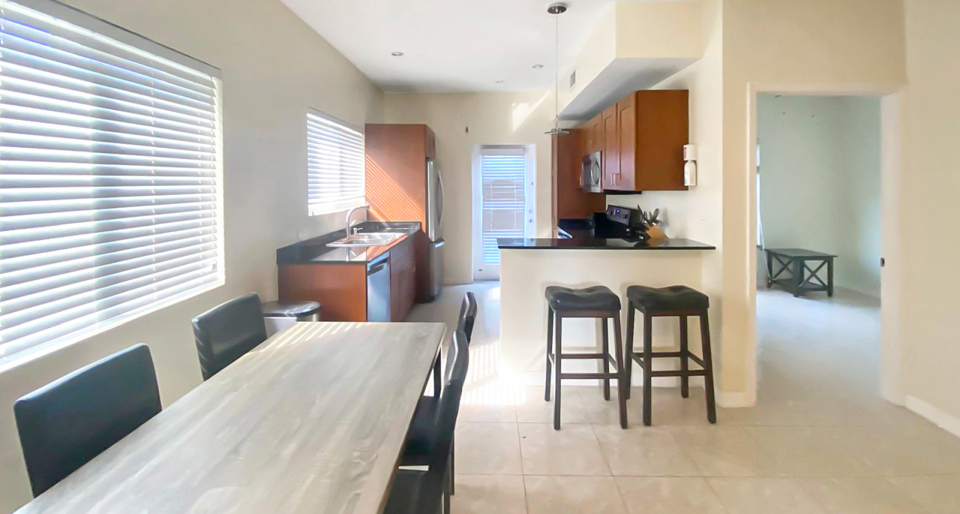 Satin Wood 4 Bdrm 3 Bath Home image 3