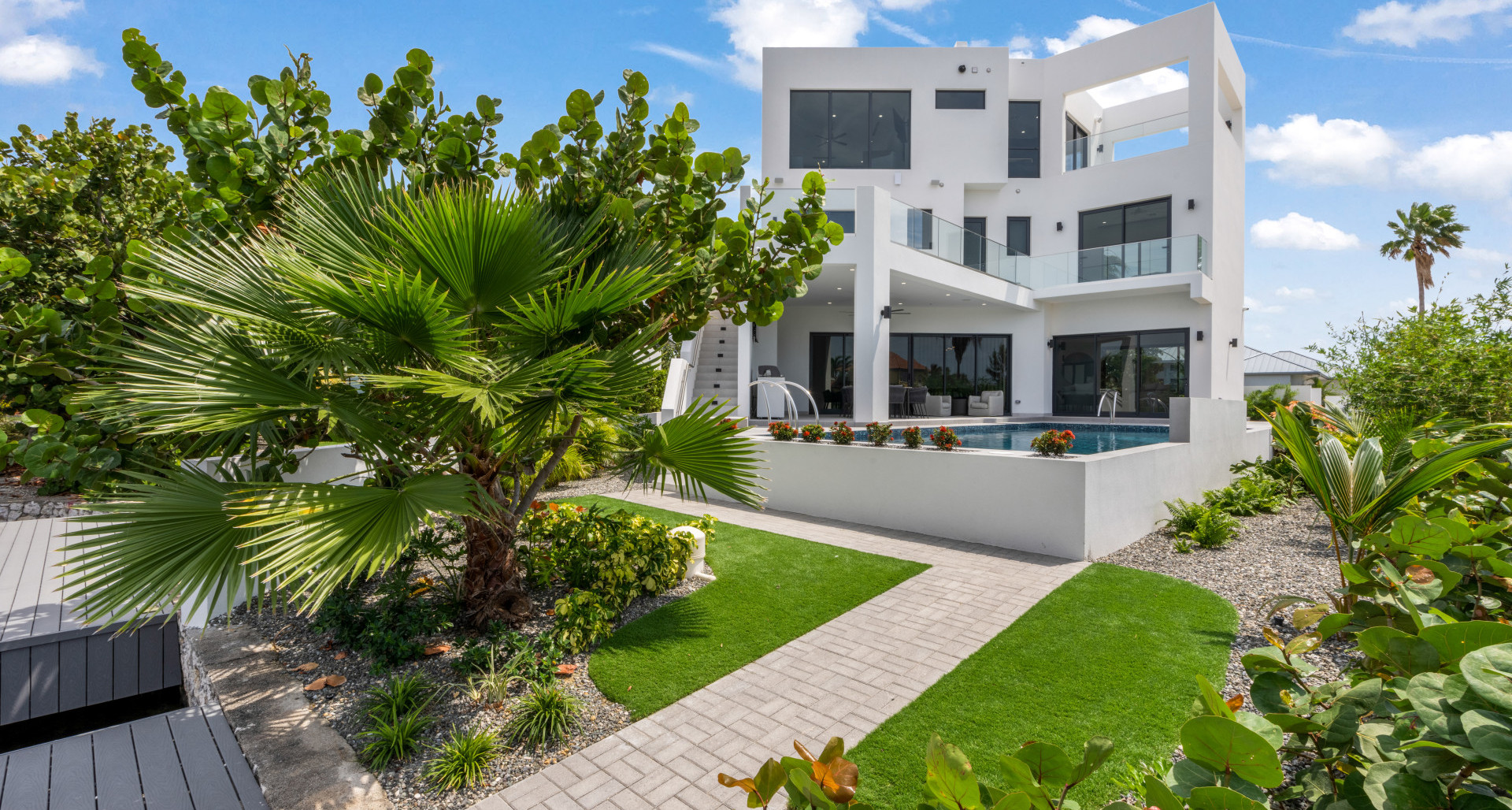 18 Baccarat Quay, Crystal Harbour image 2