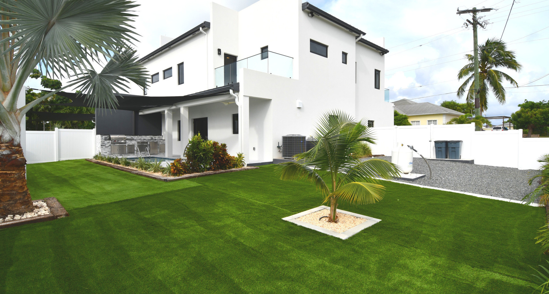 Brand New Luxury Villa image 1