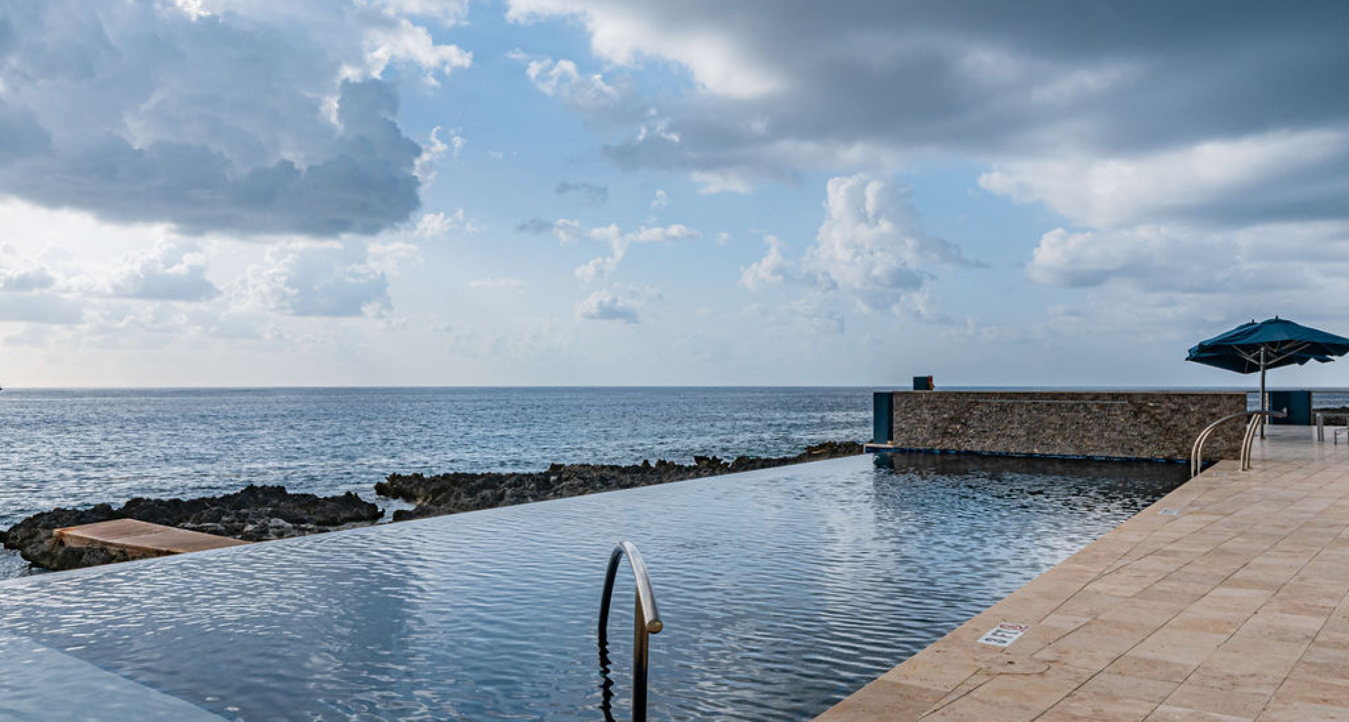 Lighthouse Point #304 Top Floor Corner image 3