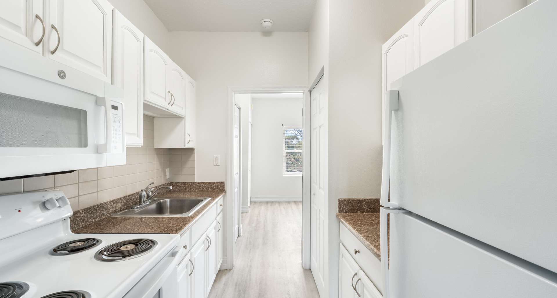 #47 Executive Suites | George Town – Investor Opportunity, 2 Bed Middle unit image 3