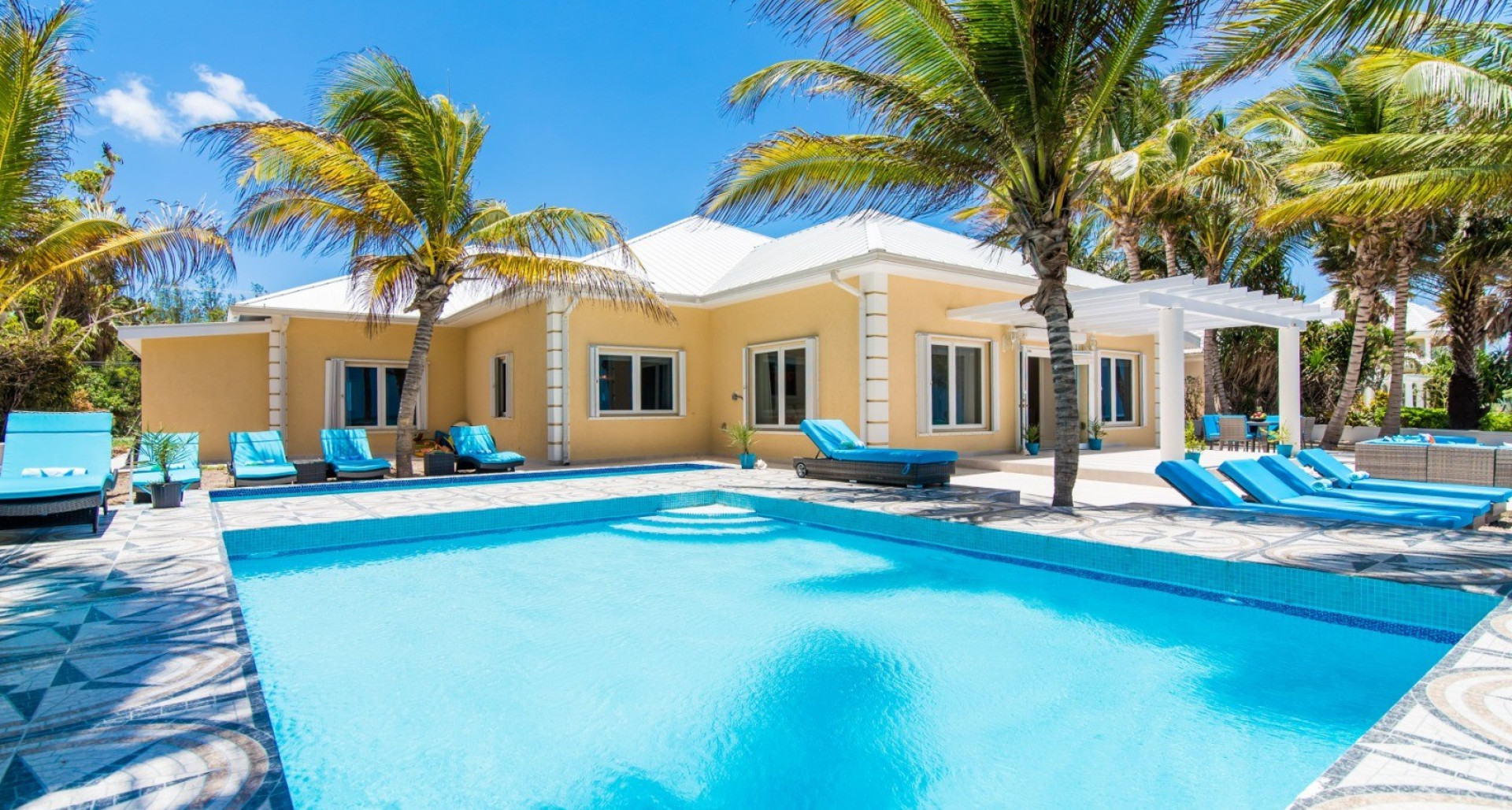 Beachfront Single-Level South Sound Home image 1