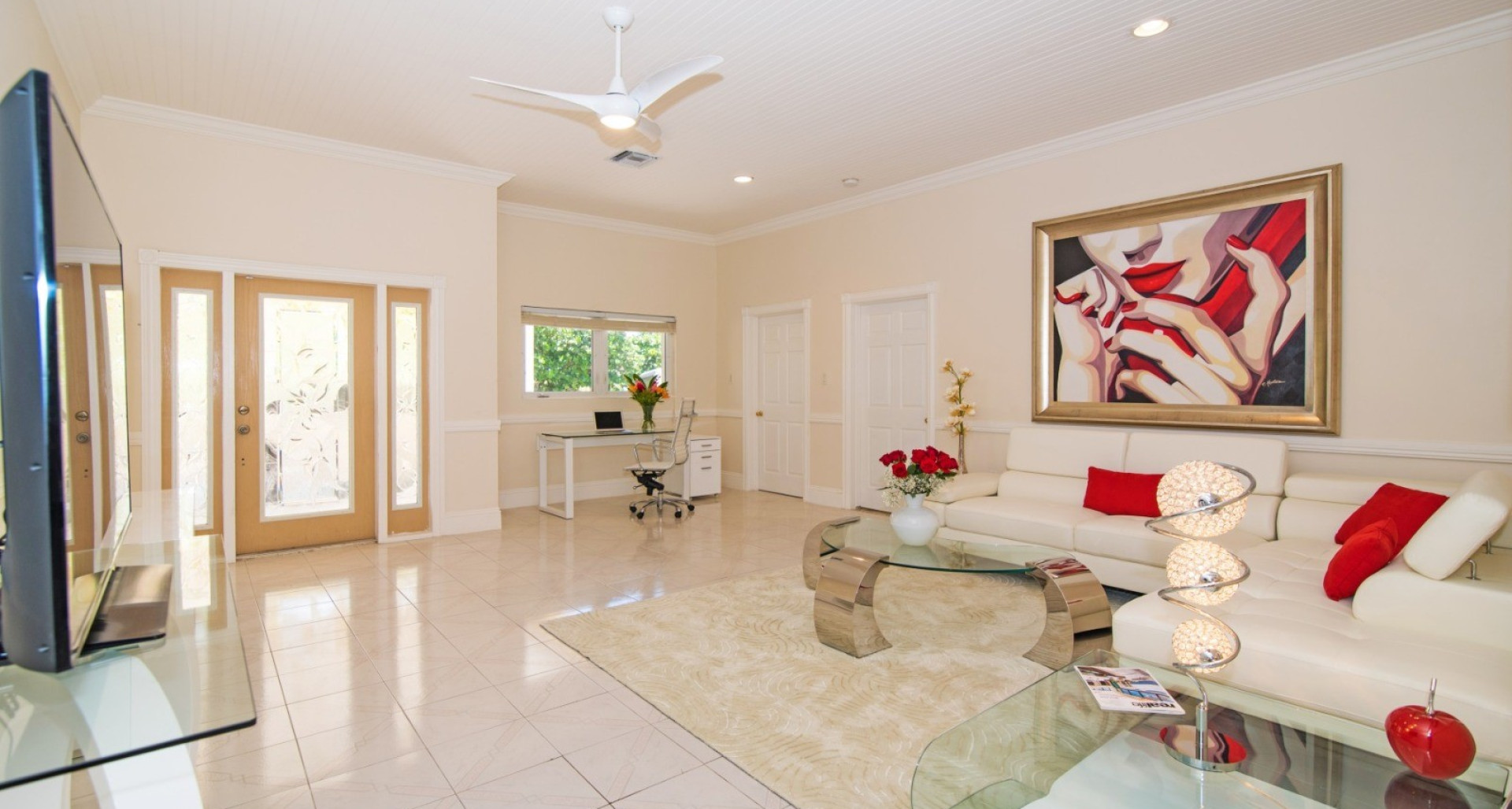 Beachfront Single-Level South Sound Home image 2