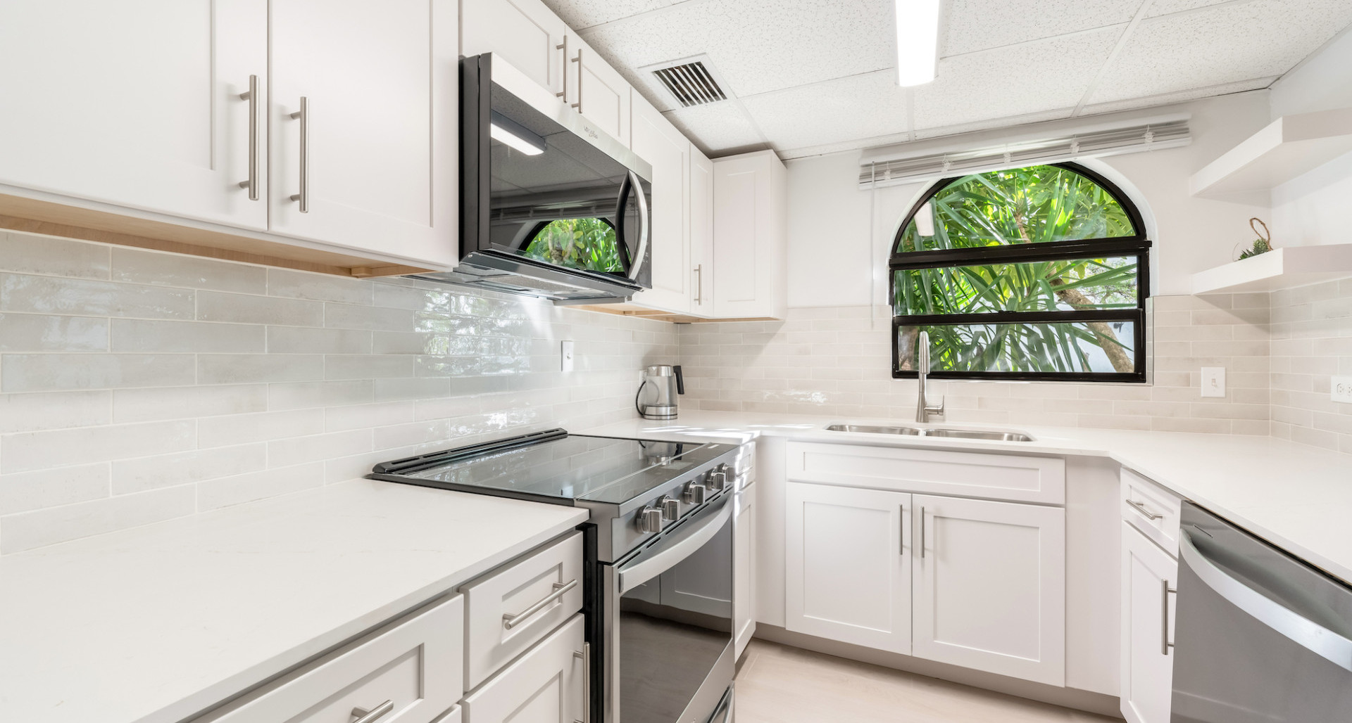 Lime Tree Bay Upgraded Studio image 3