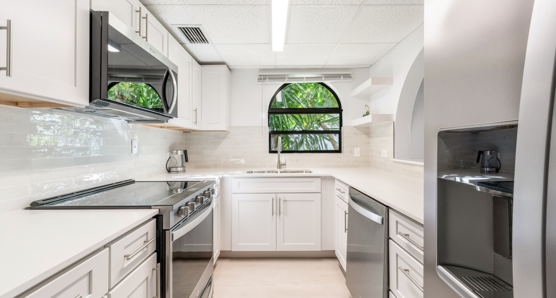 Lime Tree Bay Upgraded Studio image 2