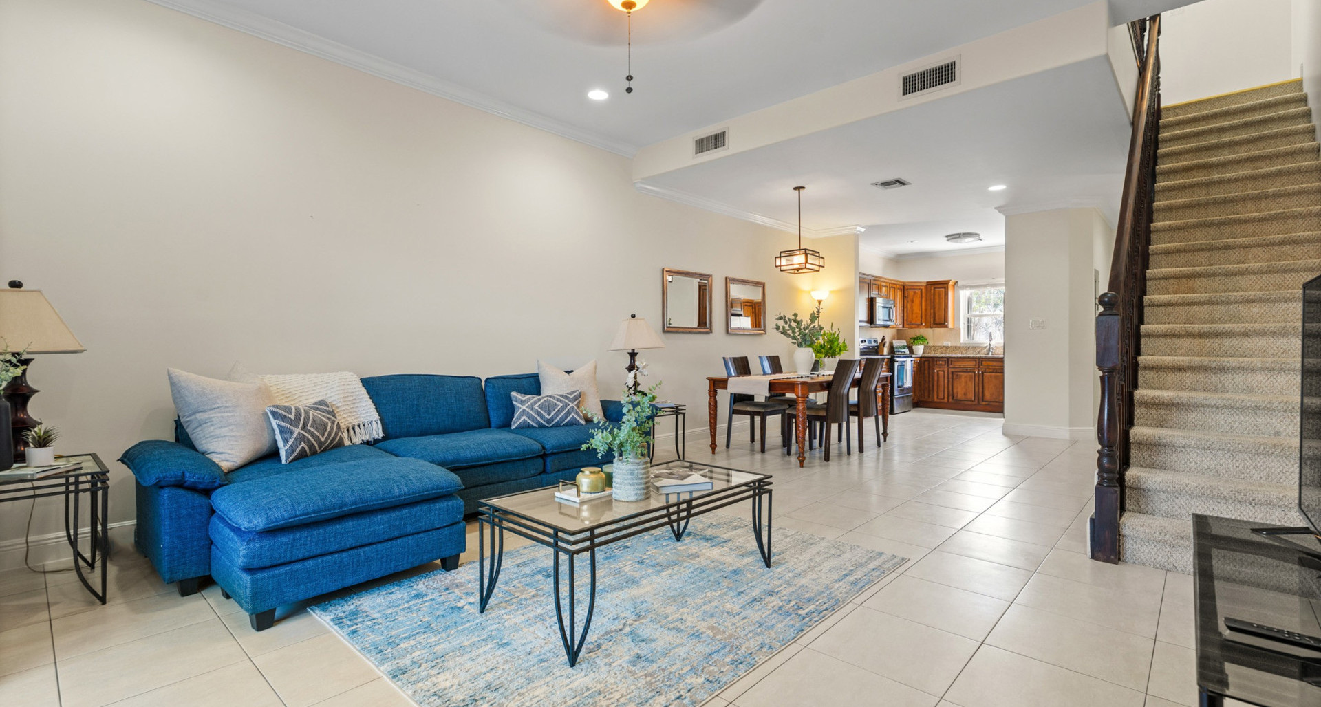 11 SNUG HARBOUR VILLAS | LOVELY 2-BED/ 2-BATH UNIT IN WELL-LOCATED COMMUNITY image 3