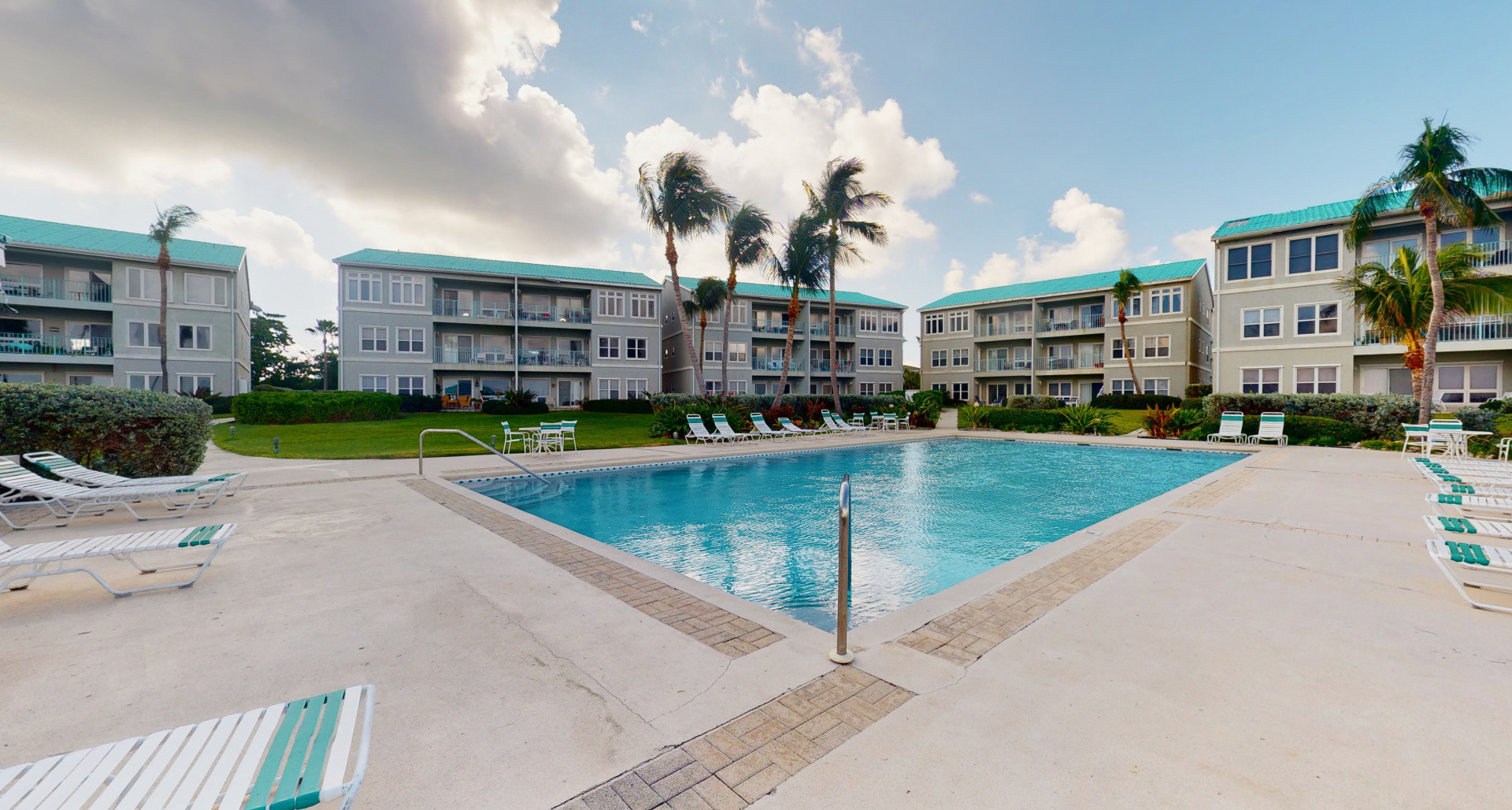 Ocean Front Top Floor Large Three Bed Ocean Pointe Villas image 2