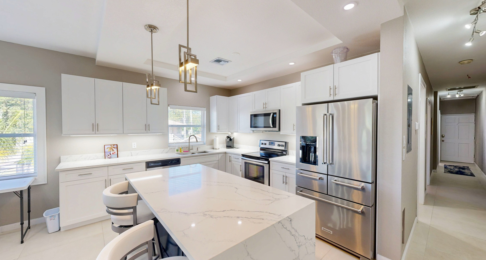 Bonnie’s Arch 2 Bed Oceanview Condo image 2