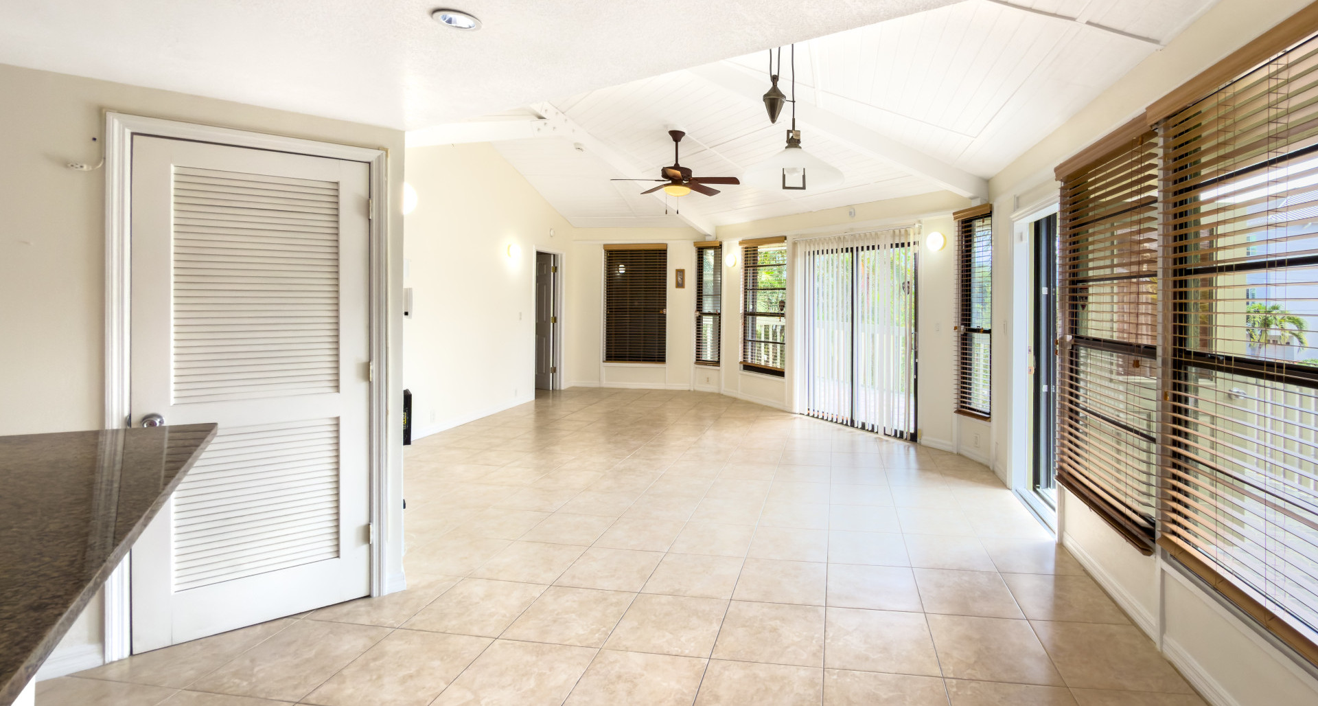 Breezy Pines Top Floor Unit 2 Bed 2 Bath image 2