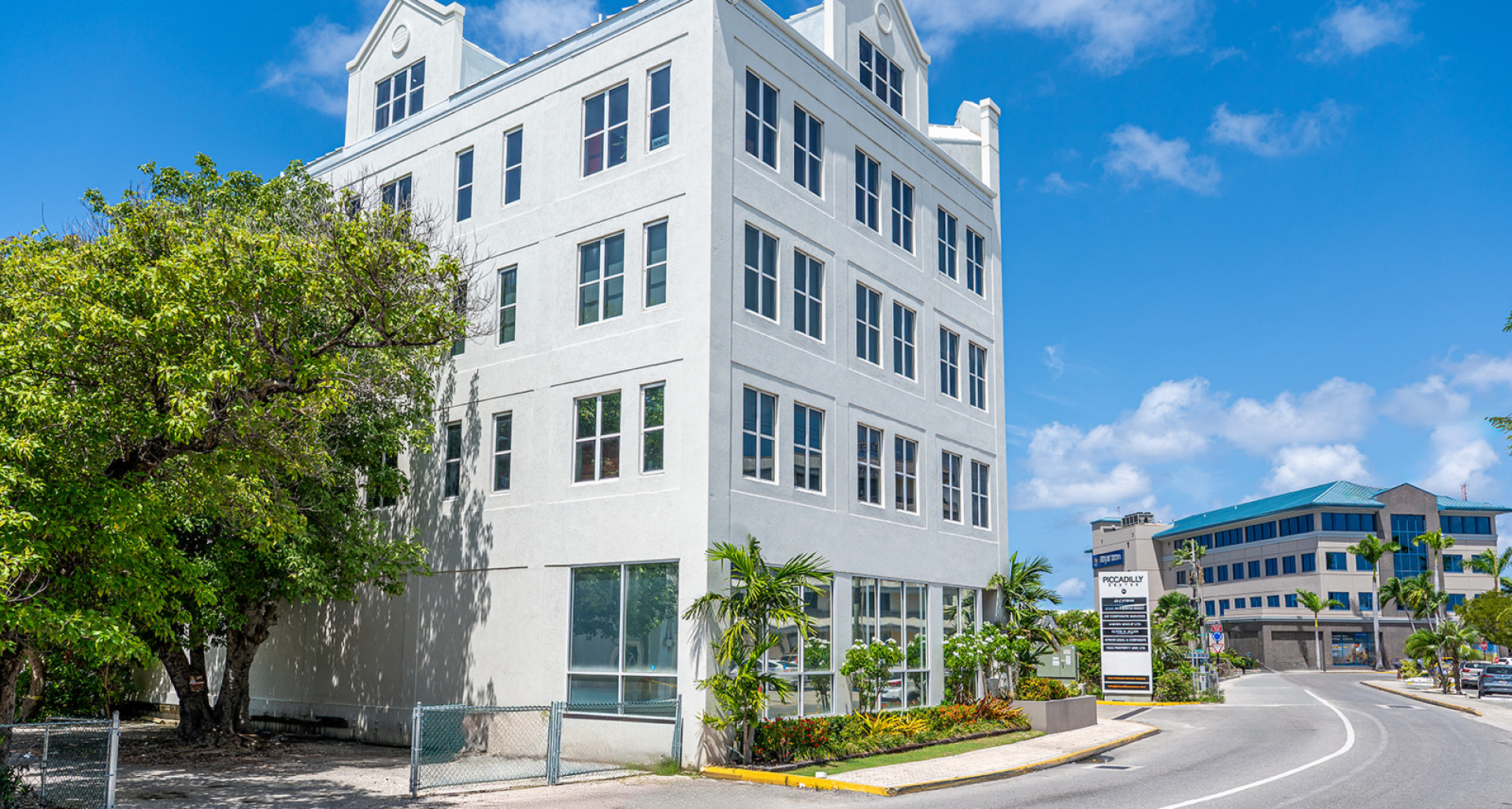 Piccadilly Centre and Parking Garage image 2