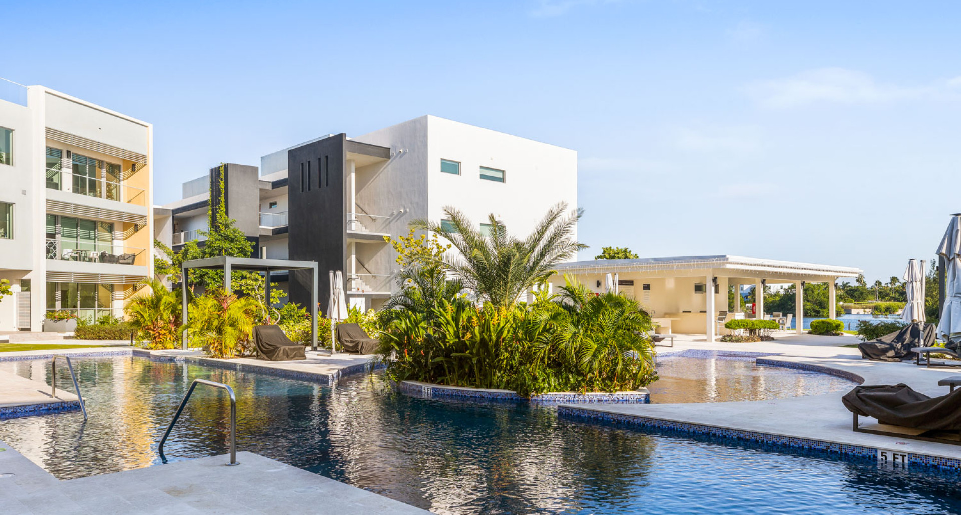 One Canal Point | Walkout Poolside Unit image 2