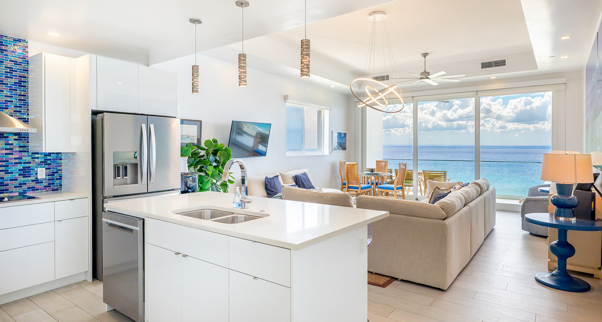 Lighthouse Point Residences – Prime Corner Unit