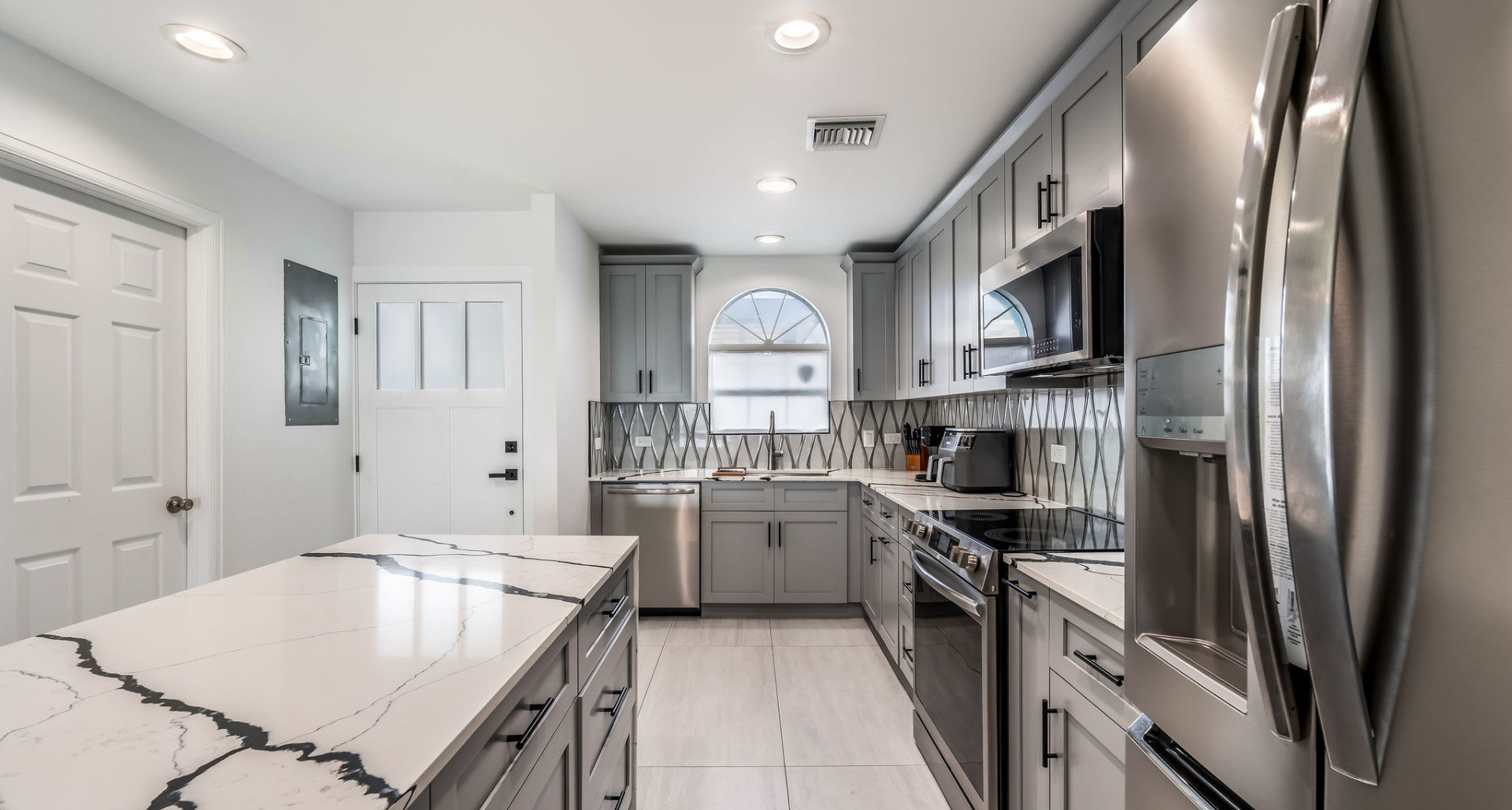 Windsor Village Direct Ocean Front 2 Bedroom image 2